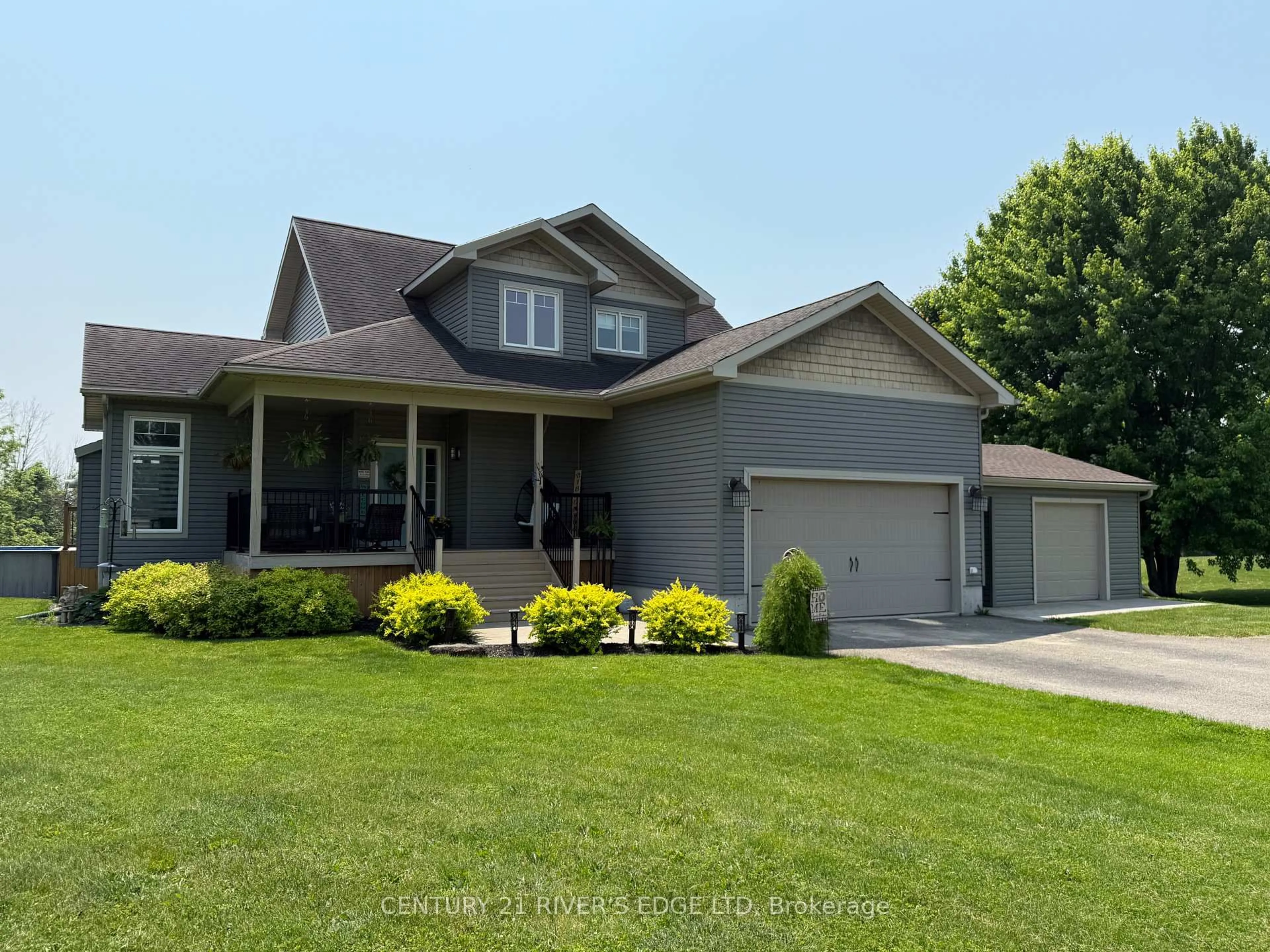 Home with vinyl exterior material, street for 7 Cummings Rd, Elizabethtown-Kitley Ontario K6T 1B4