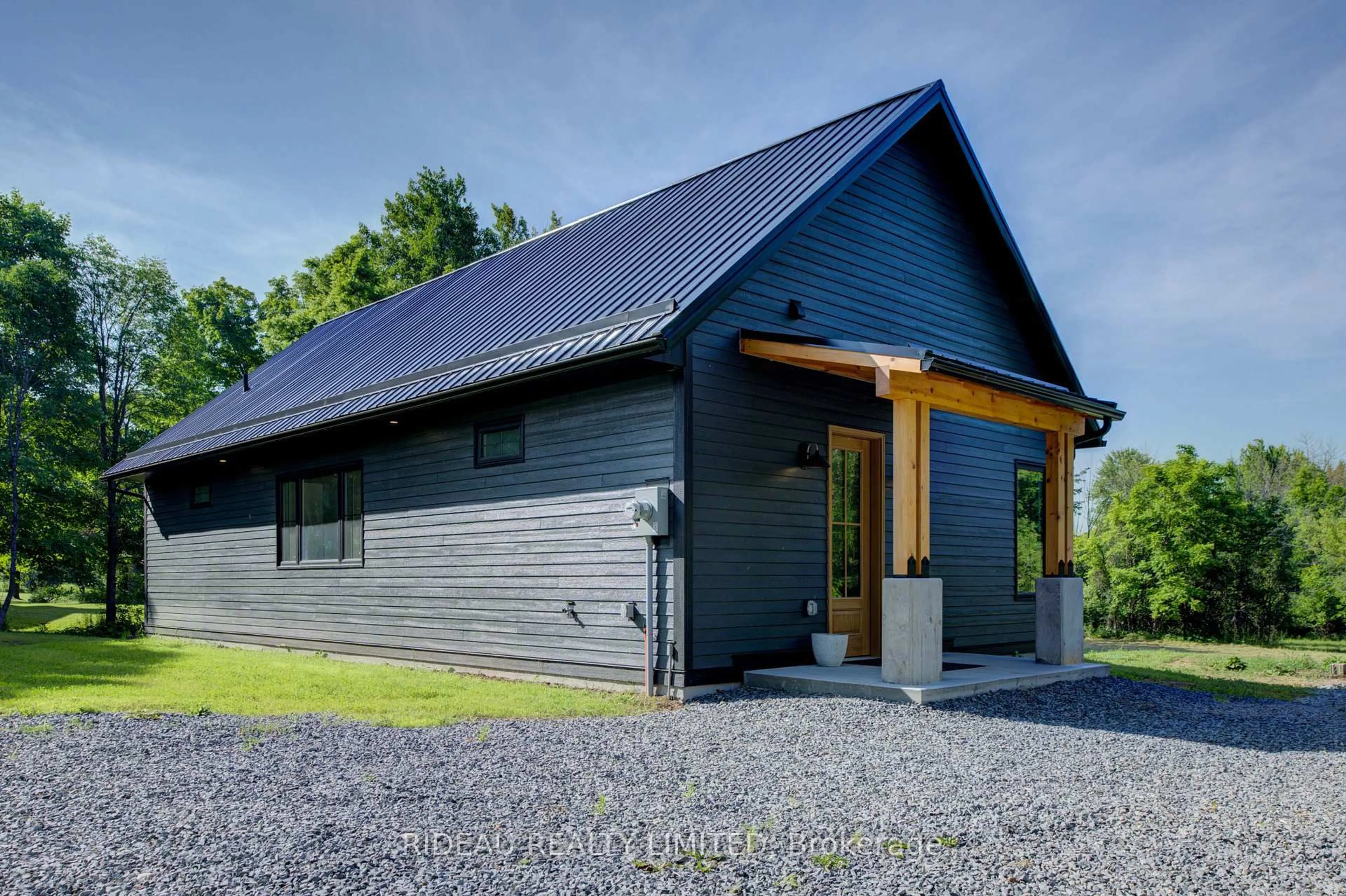 Unknown for 25 Carleton St, Rideau Lakes Ontario K0G 1P0