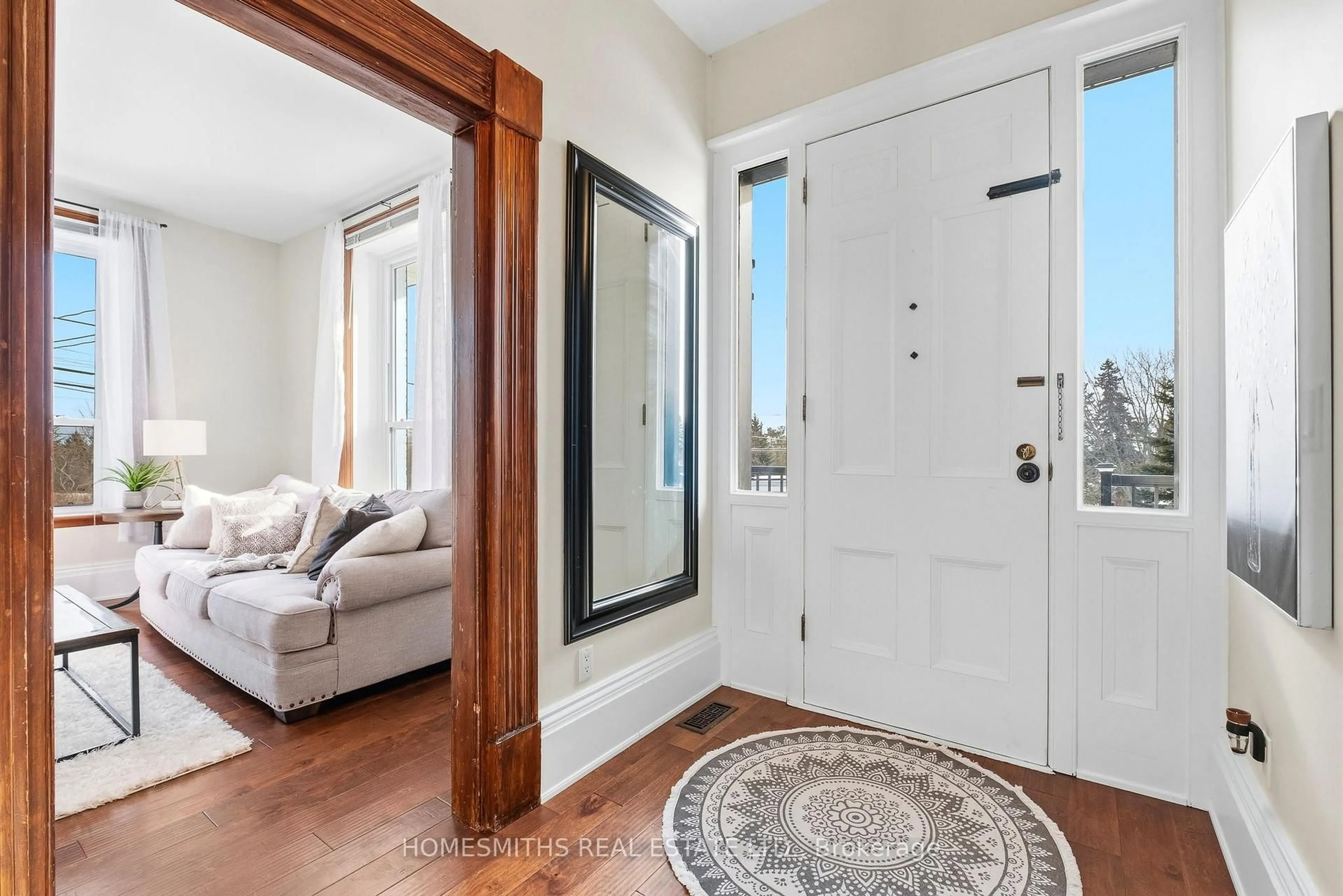 Indoor entryway for 8766 Danforth Rd, Hamilton Township Ontario K9A 4J9