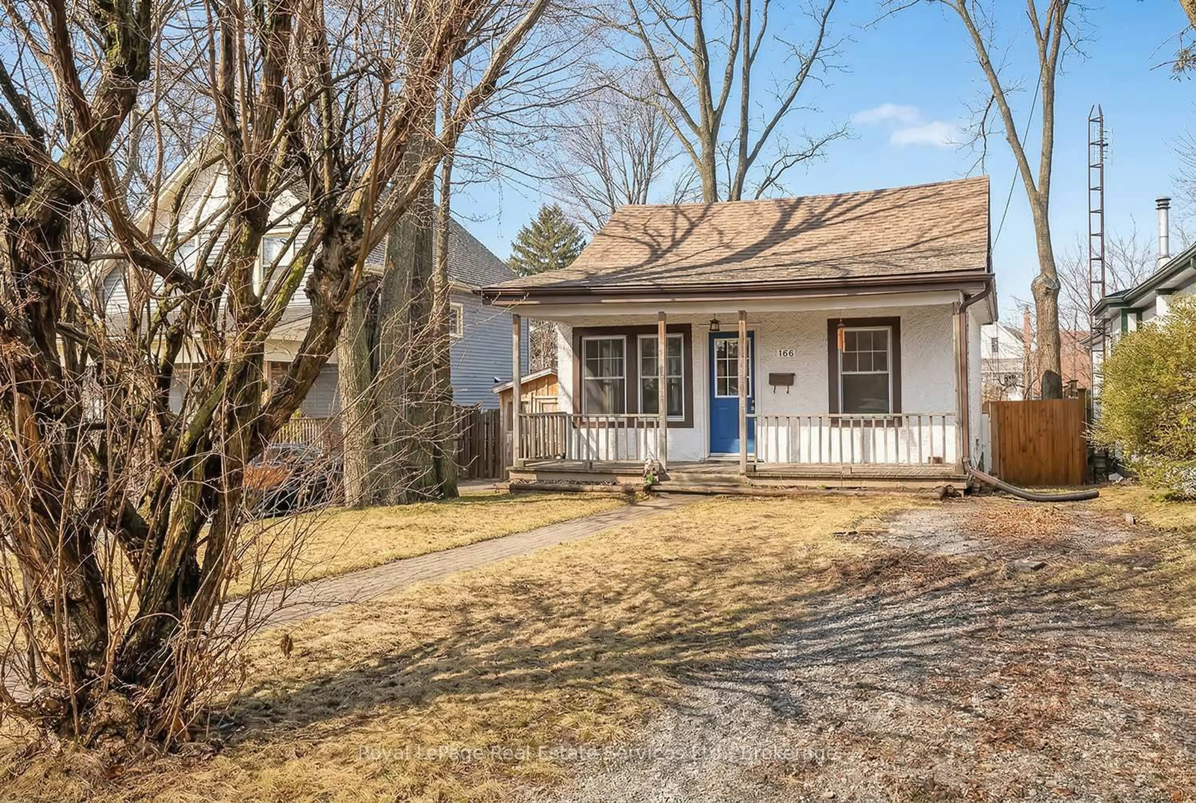 Unknown for 166 East 6th St, Hamilton Ontario L9A 3C3