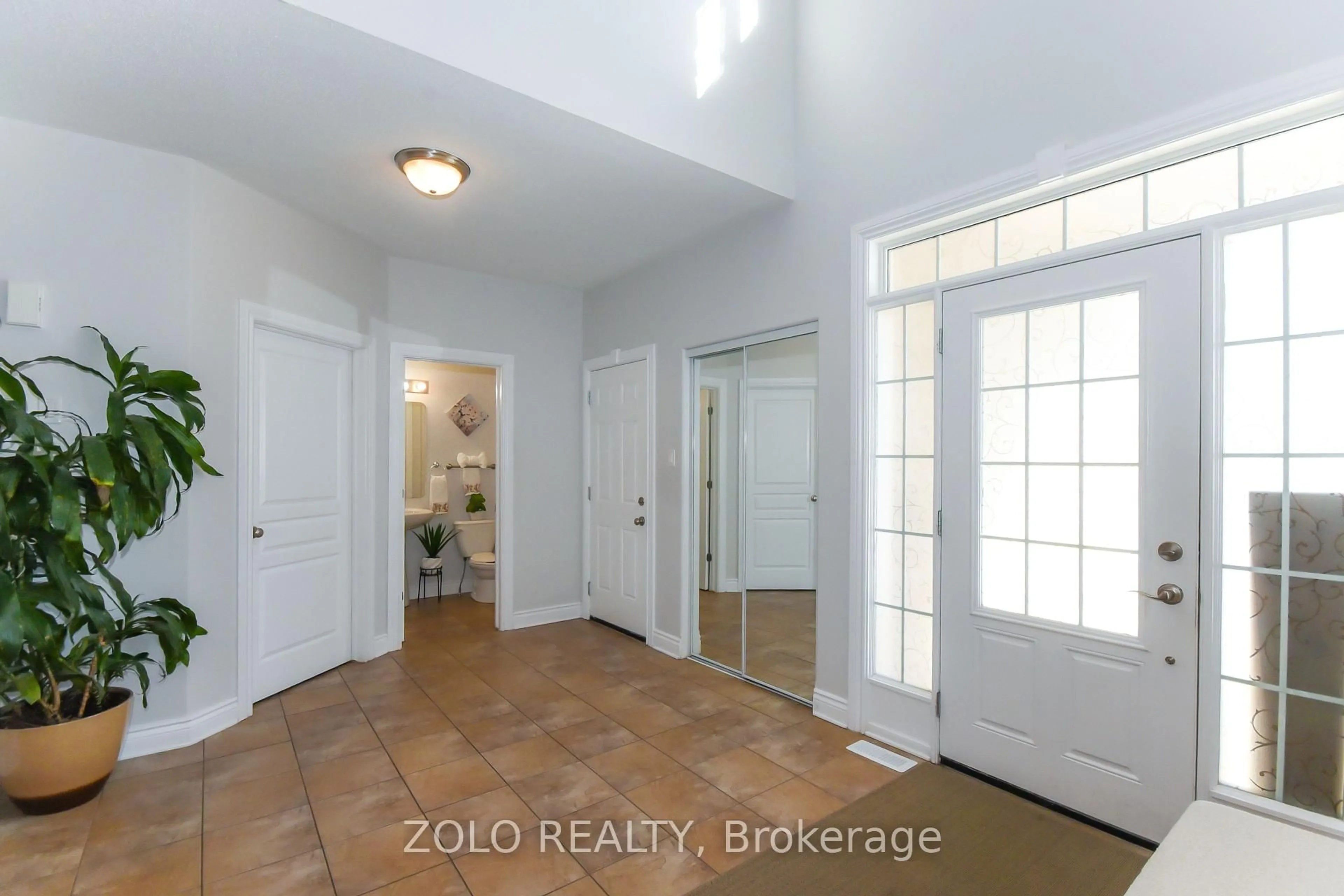 Indoor entryway for 165 Opale St, Clarence-Rockland Ontario K4K 0G3