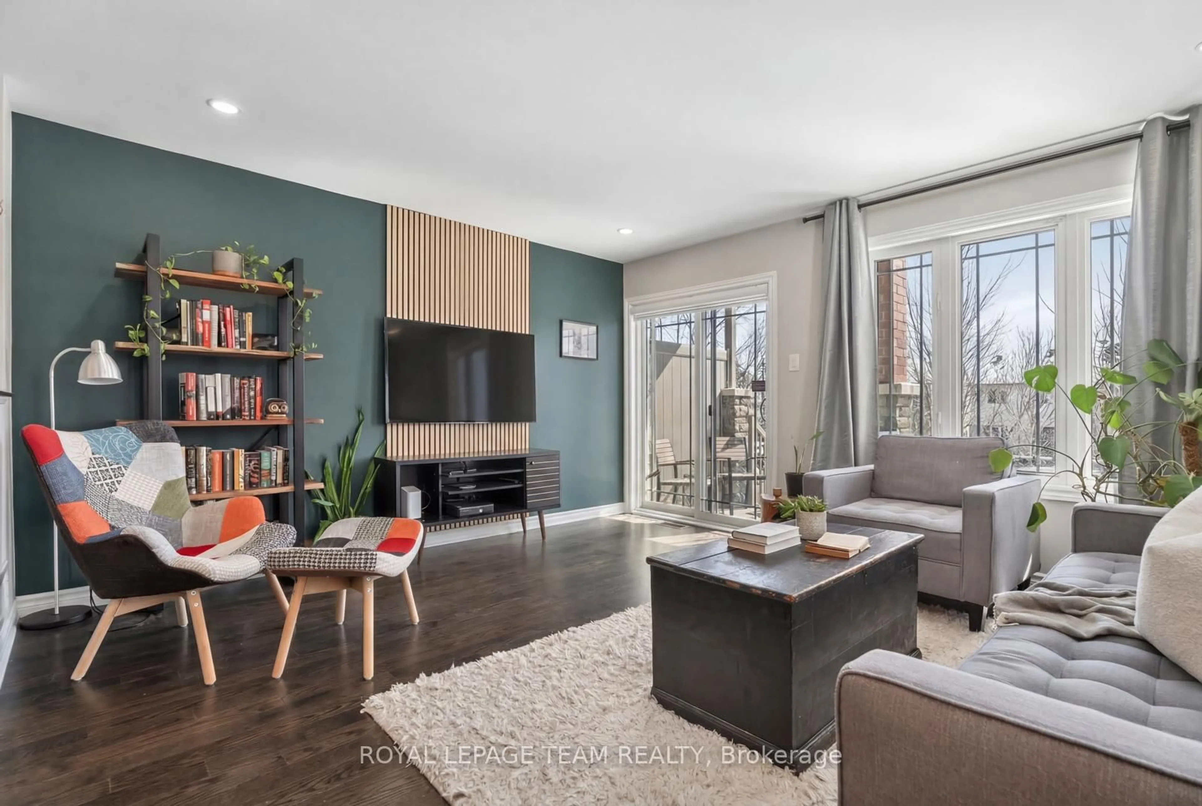 Living room with furniture, unknown for 602 Danaca Private, Ottawa Ontario K1K 2V7