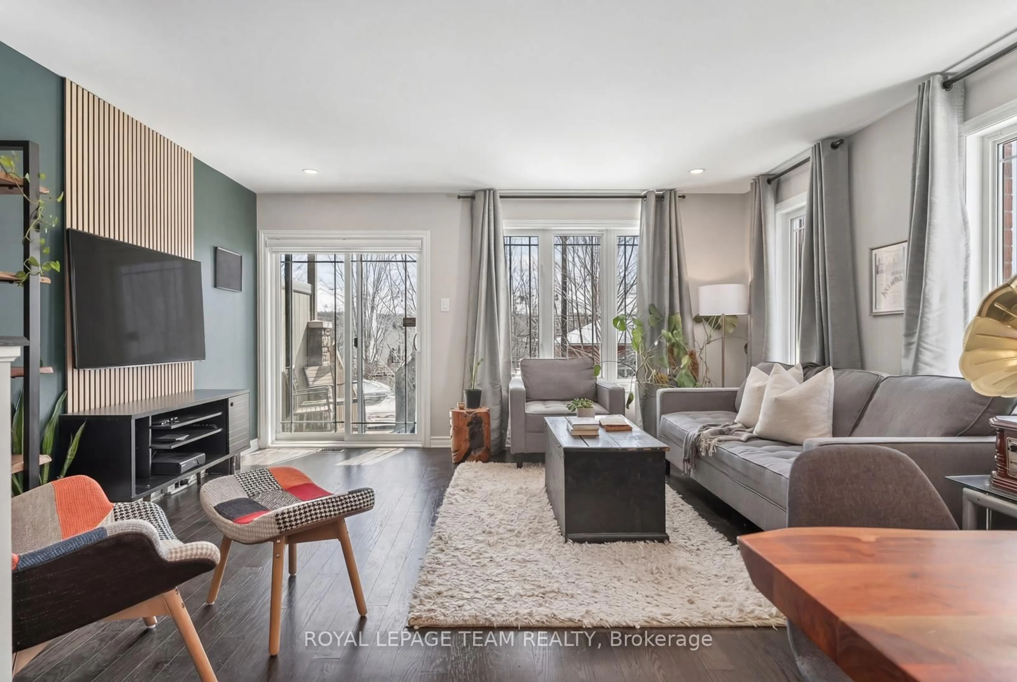 Living room with furniture, unknown for 602 Danaca Private, Ottawa Ontario K1K 2V7