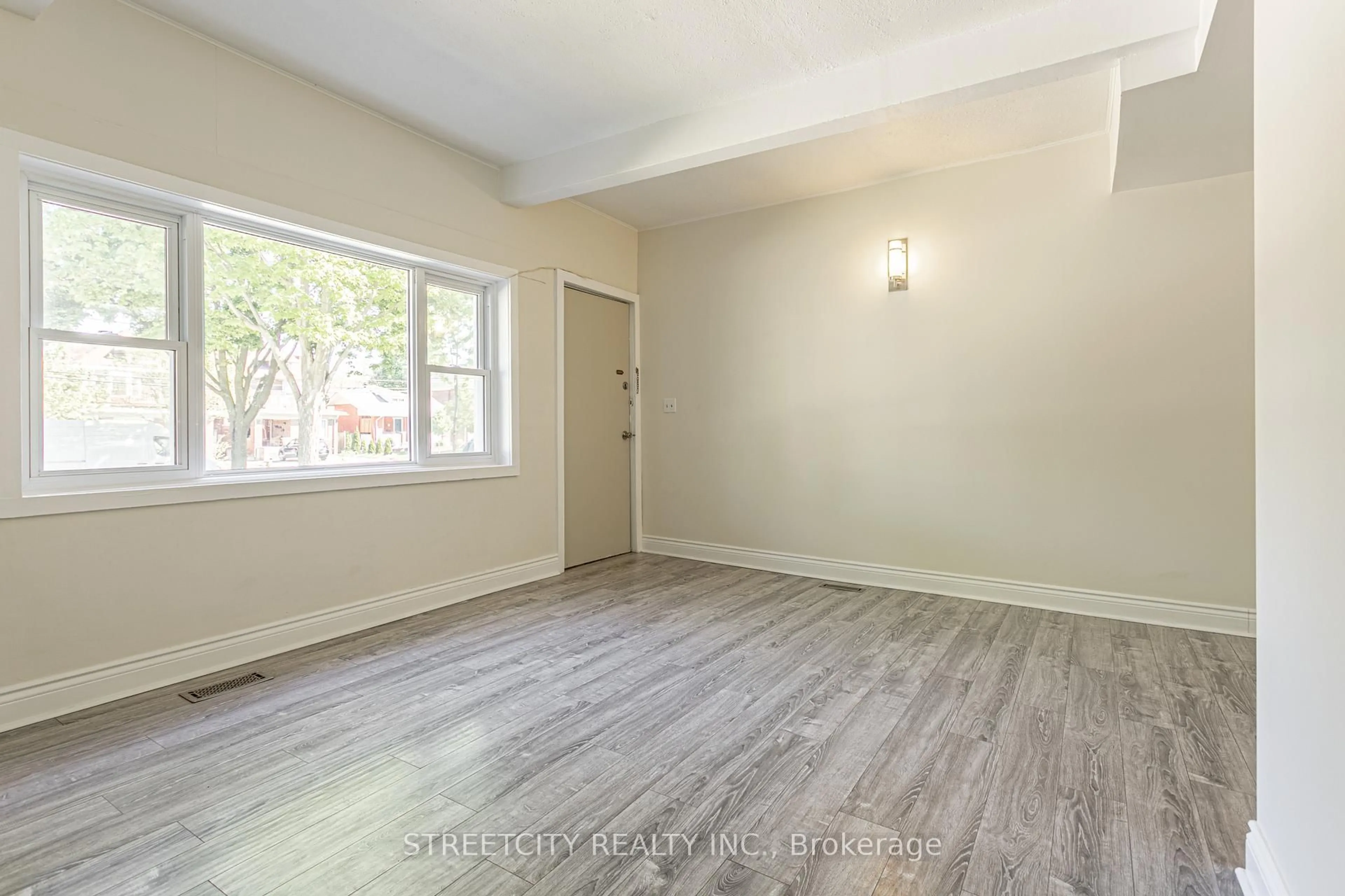 A pic of a room for 379 Central Ave, London East Ontario N6B 2E3