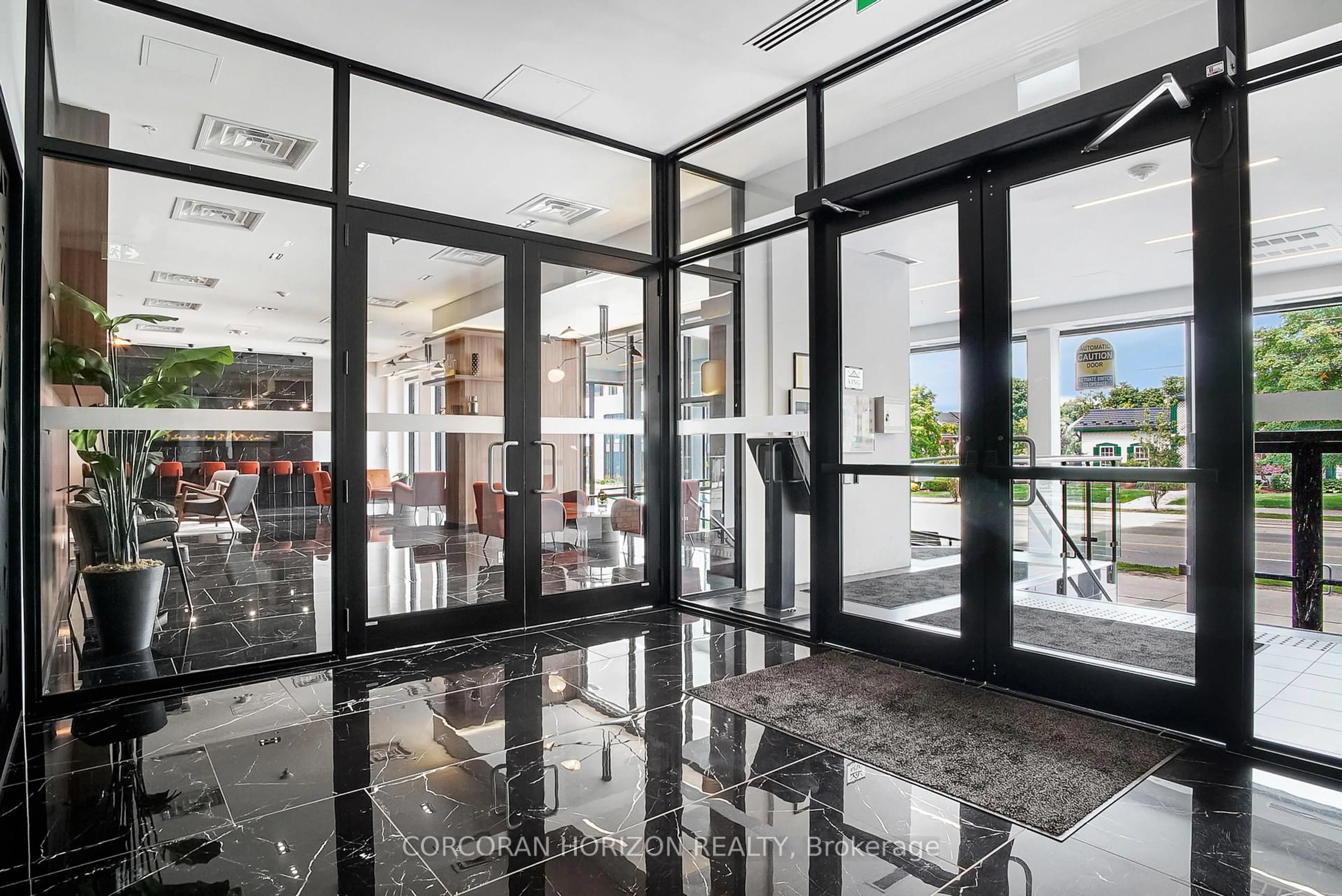 Indoor foyer for 181 King St #1602, Waterloo Ontario N2J 0E7