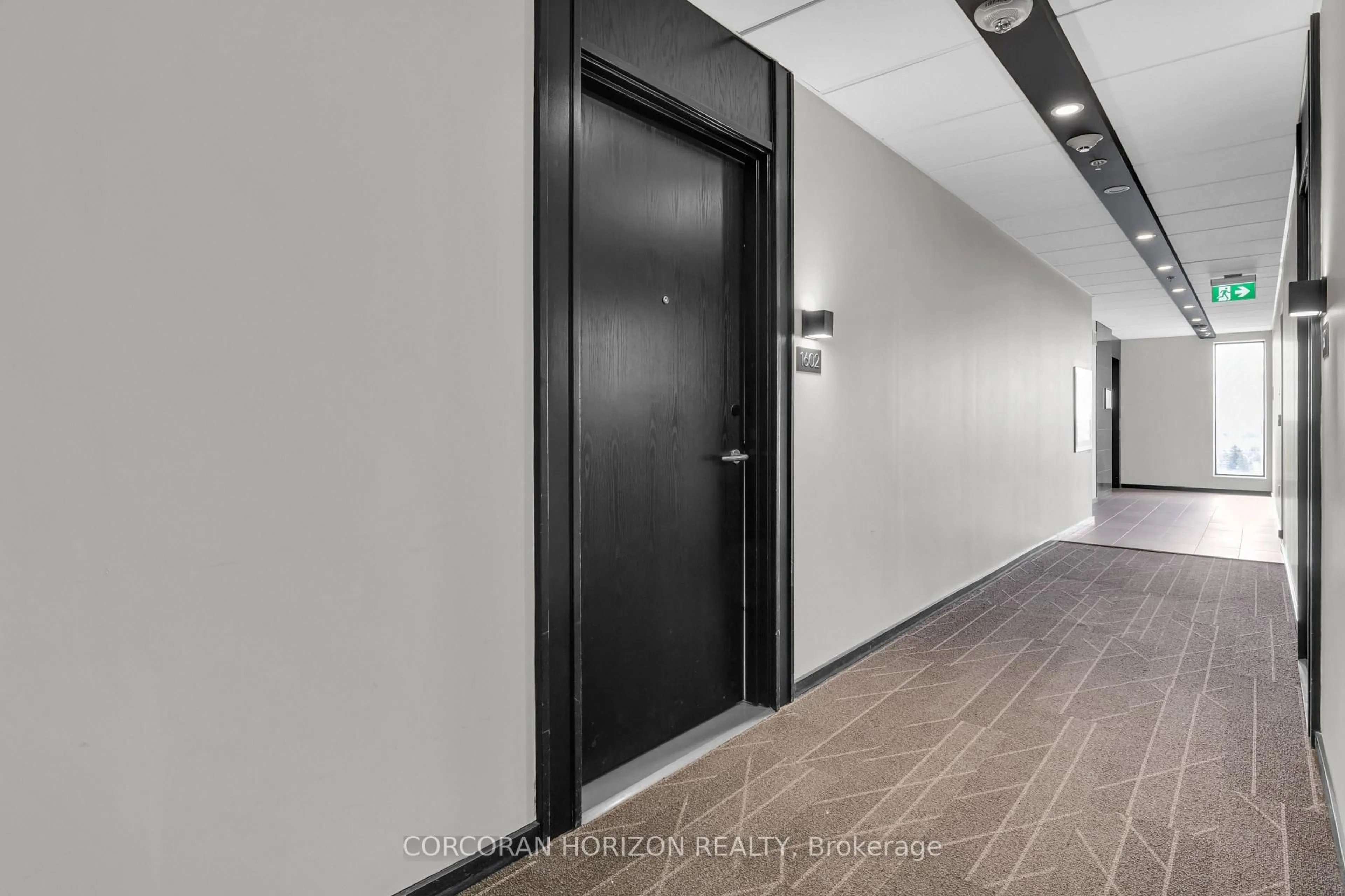 Indoor foyer for 181 King St #1602, Waterloo Ontario N2J 0E7