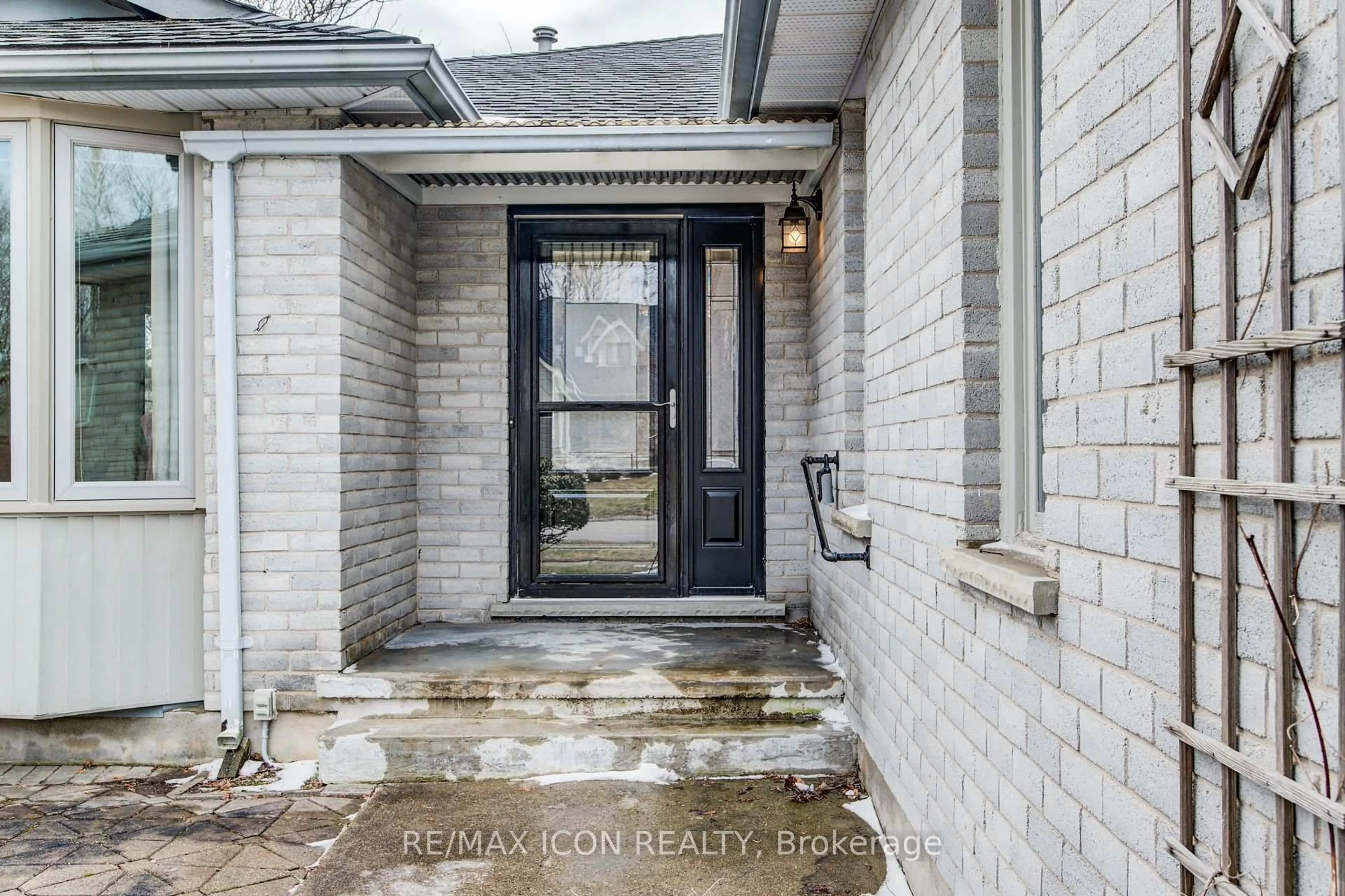 Unknown for 458 Winston Blvd, Cambridge Ontario N3C 3Y5