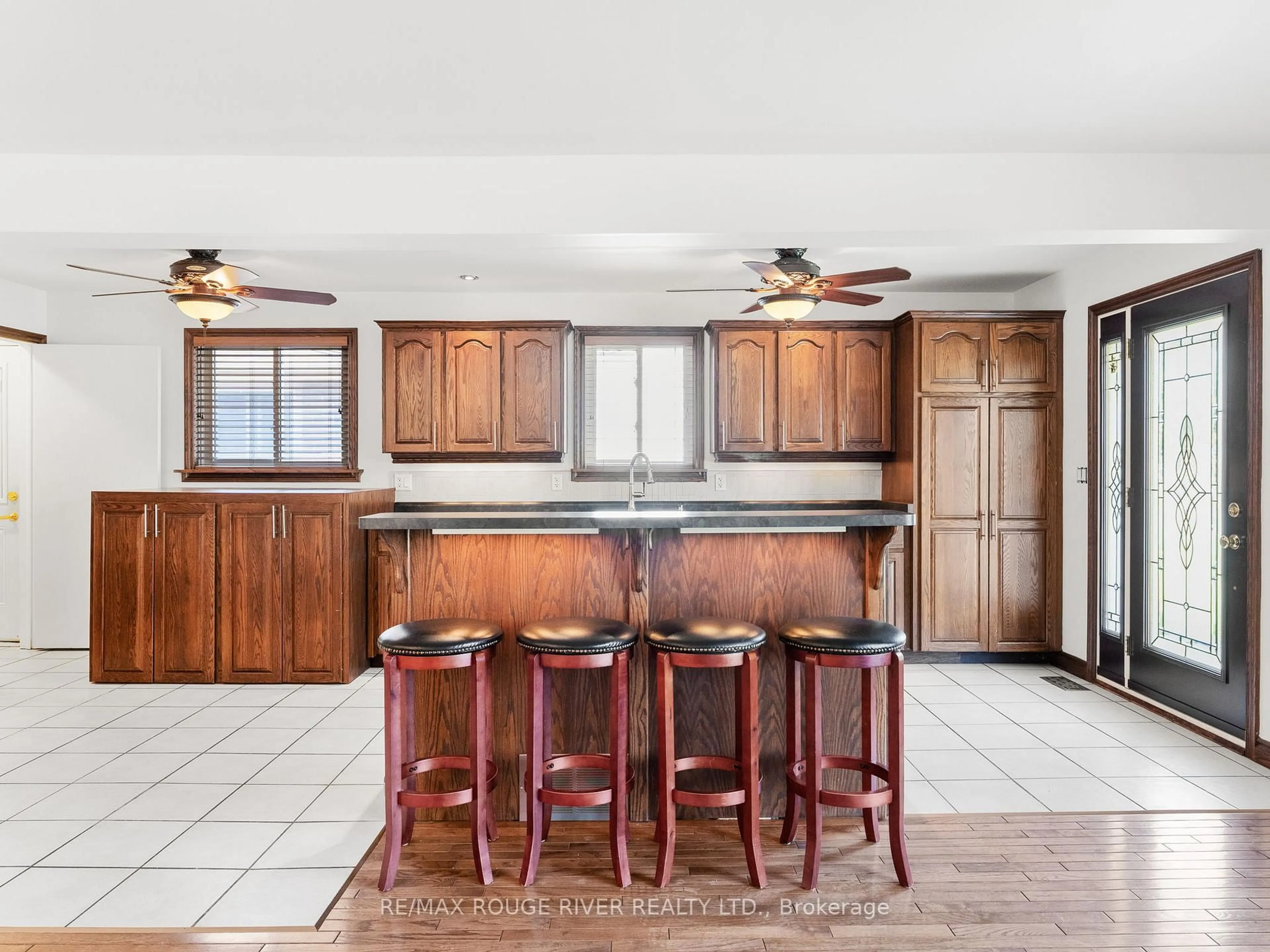 Open concept kitchen, ceramic/tile floor for 815 WESTWOOD Dr, Cobourg Ontario K9A 4W1