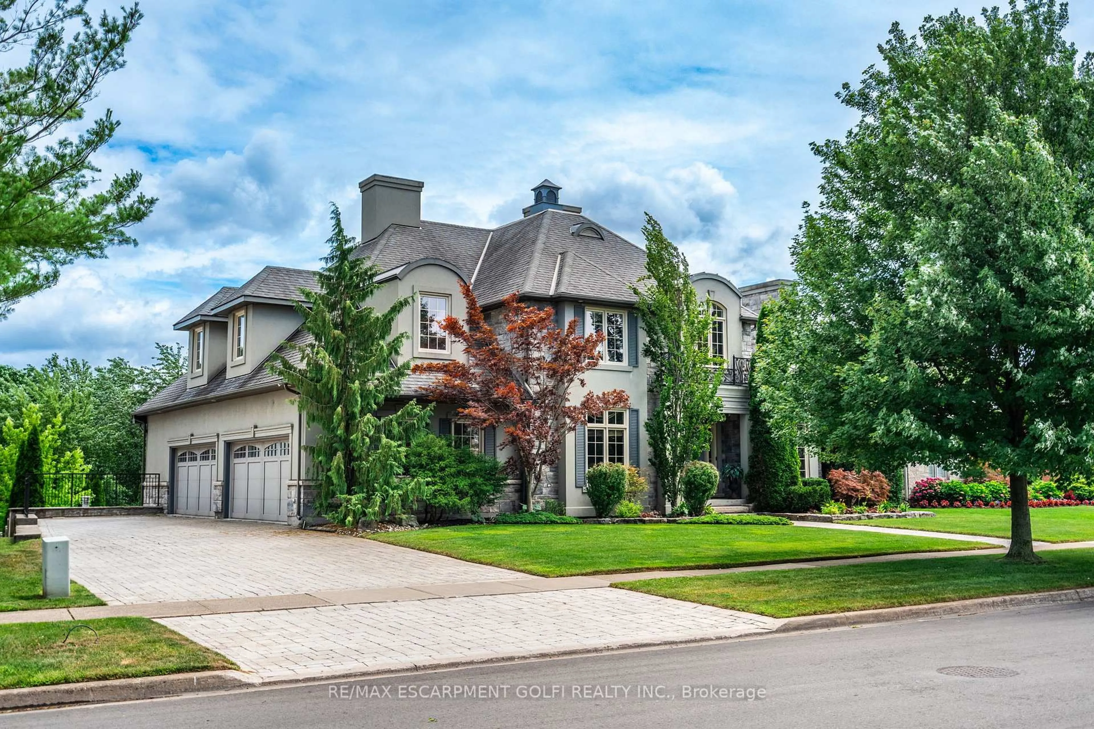 Home with brick exterior material, street for 3542 MATTHEWS Dr, Niagara Falls Ontario L2H 2Z1