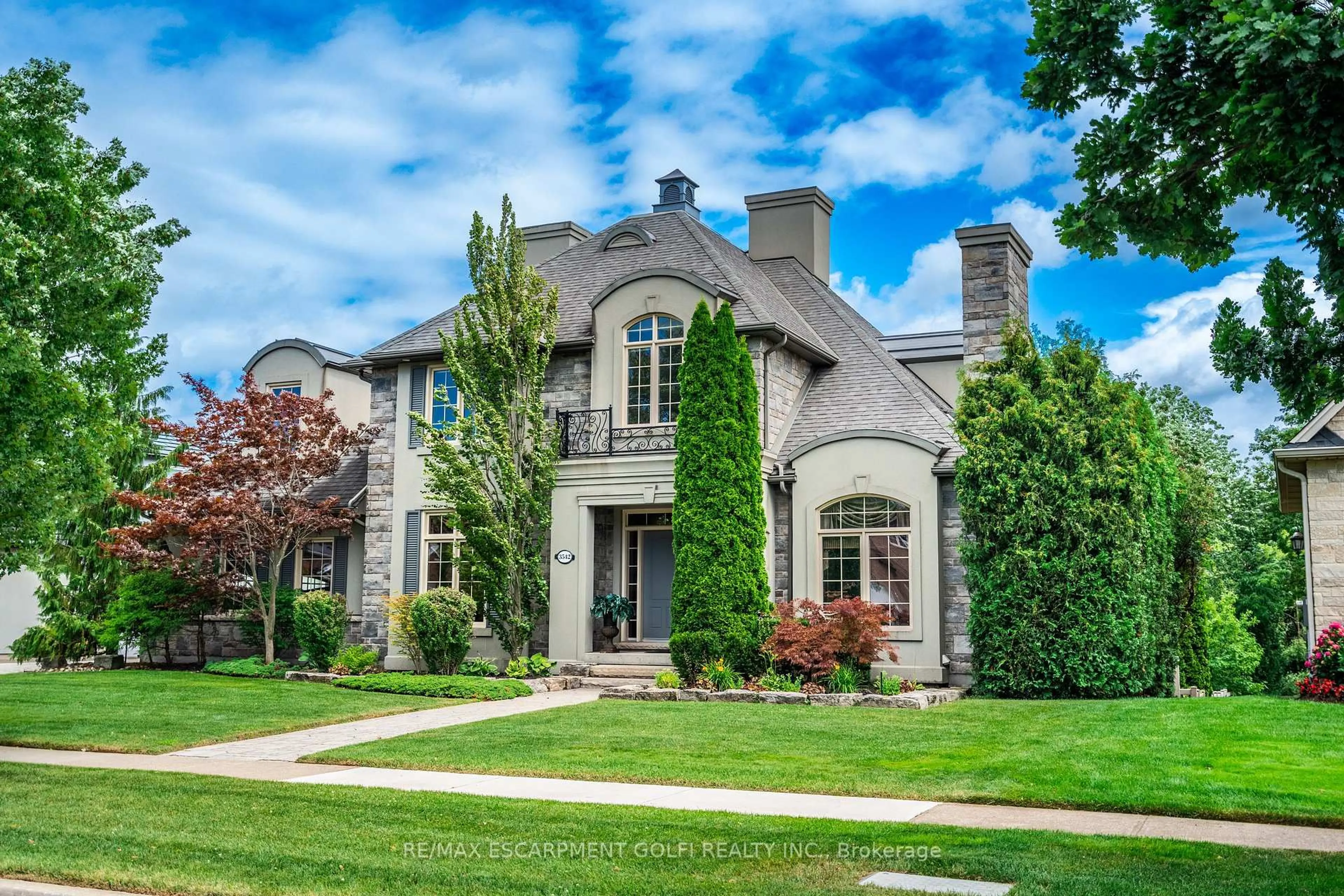 Home with brick exterior material, street for 3542 MATTHEWS Dr, Niagara Falls Ontario L2H 2Z1