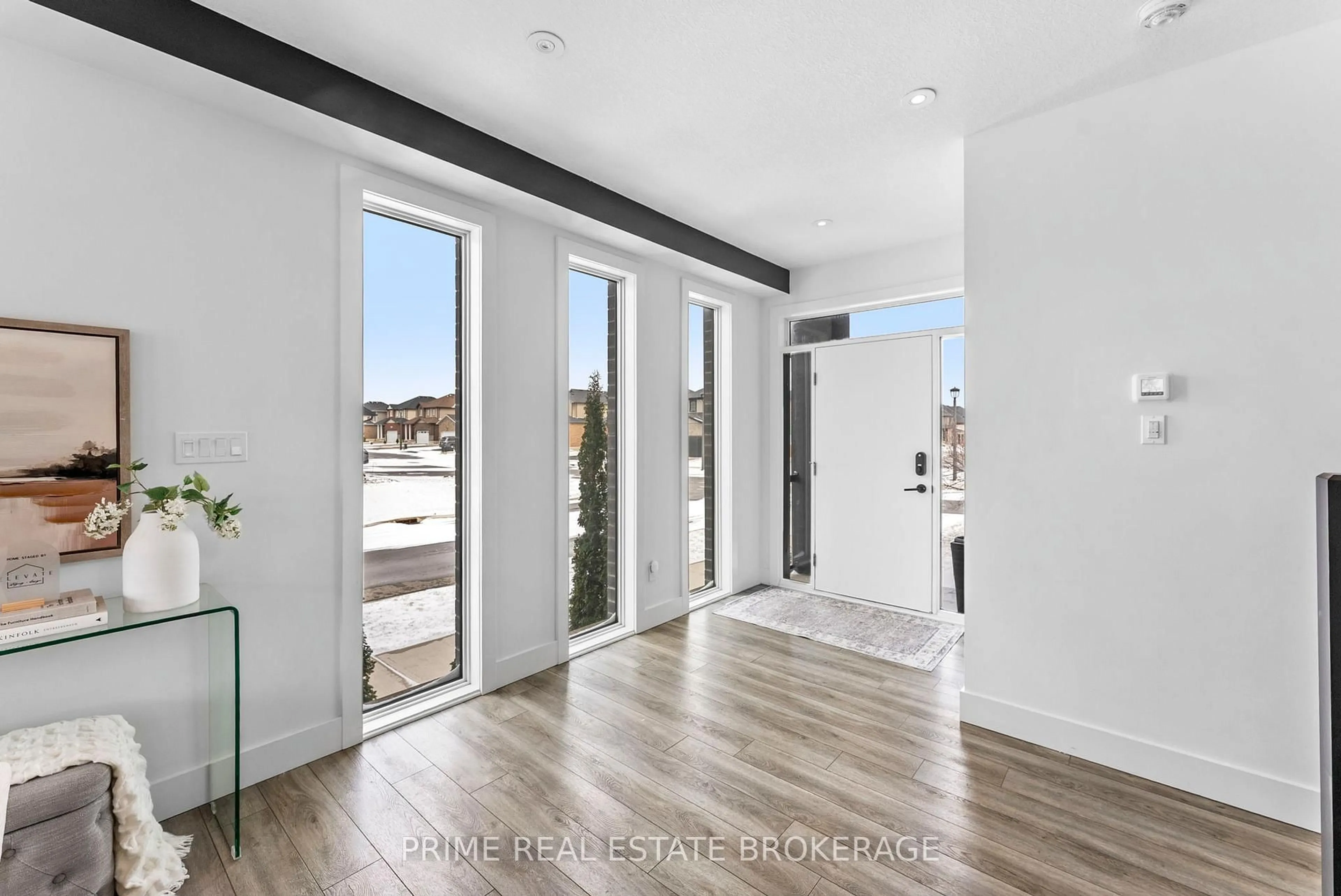 Indoor entryway for 1577 Applerock Ave, London North Ontario N6G 0X5