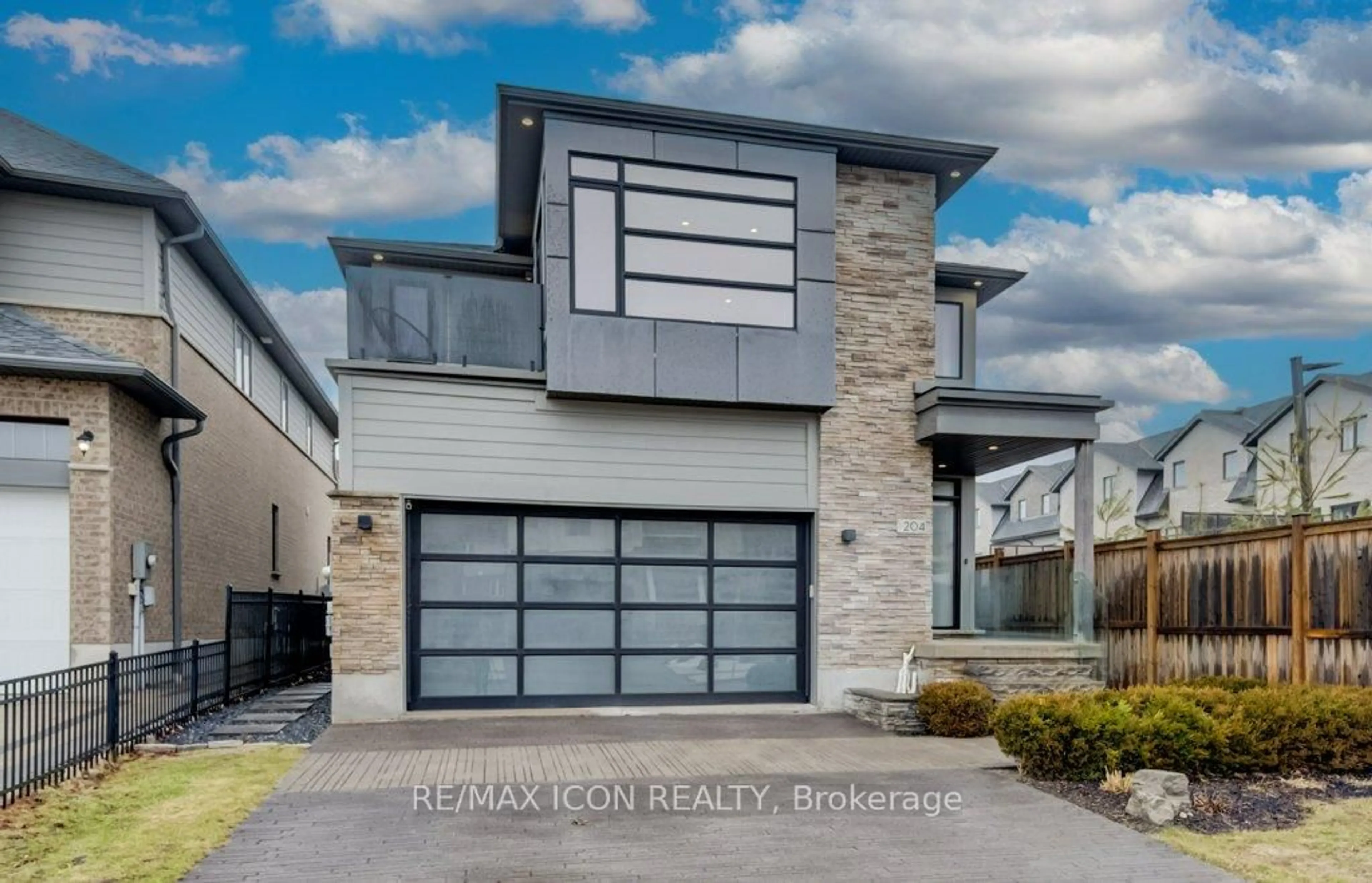 Unknown for 204 Carriage Way, Waterloo Ontario N2K 0C6