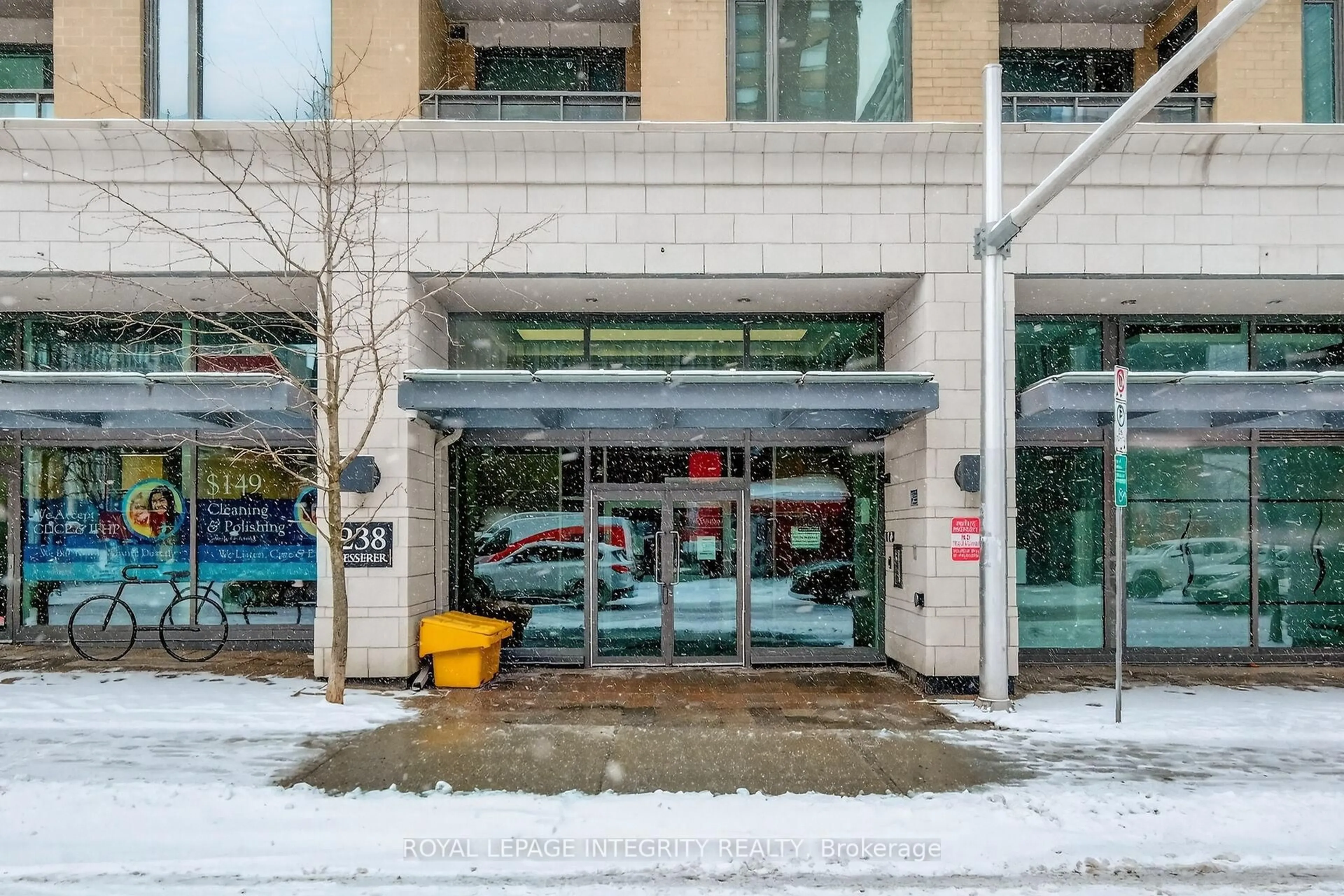 Indoor foyer for 238 Besserer St #416, Ottawa Ontario K1N 6B1