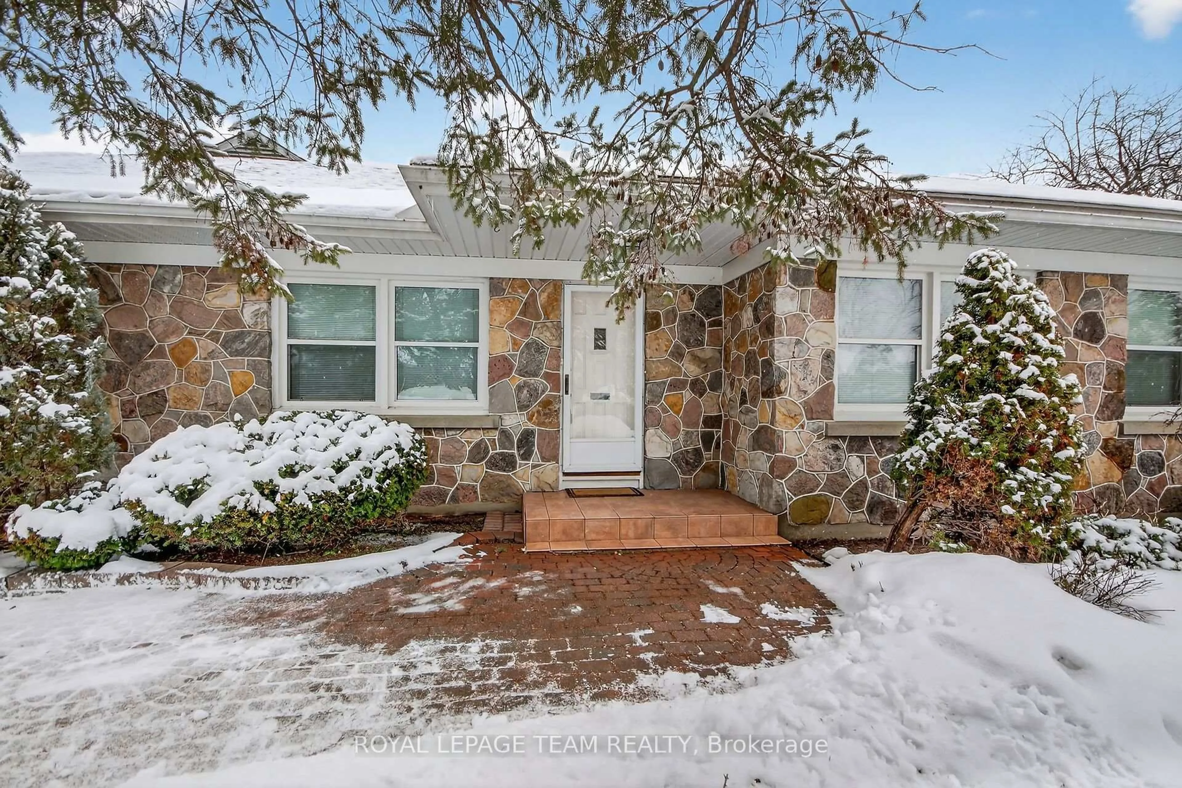 Unknown for 825 Killeen Ave, Ottawa Ontario K2A 2X8