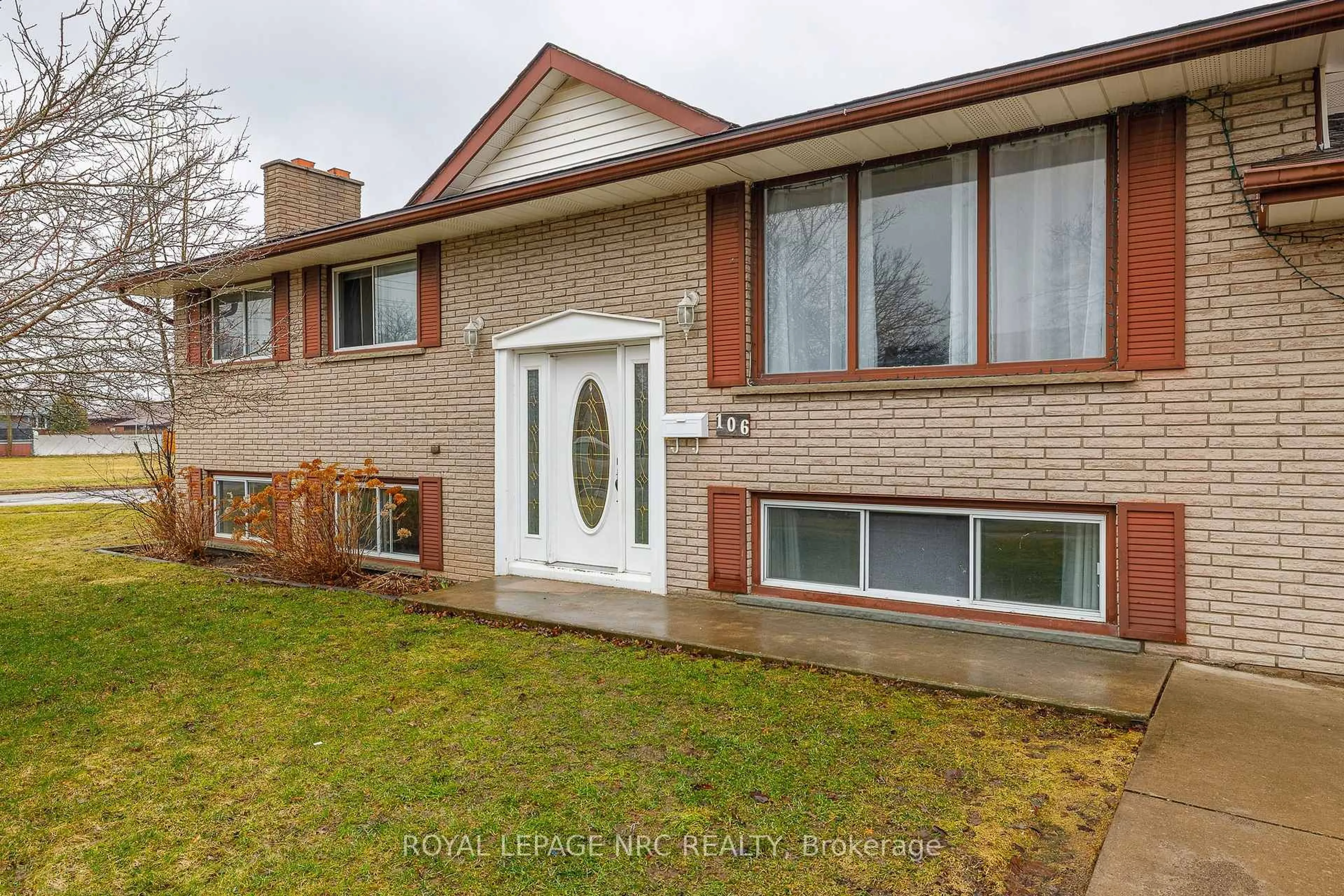 Home with brick exterior material, street for 106 Lewis St, Welland Ontario L3B 4V7