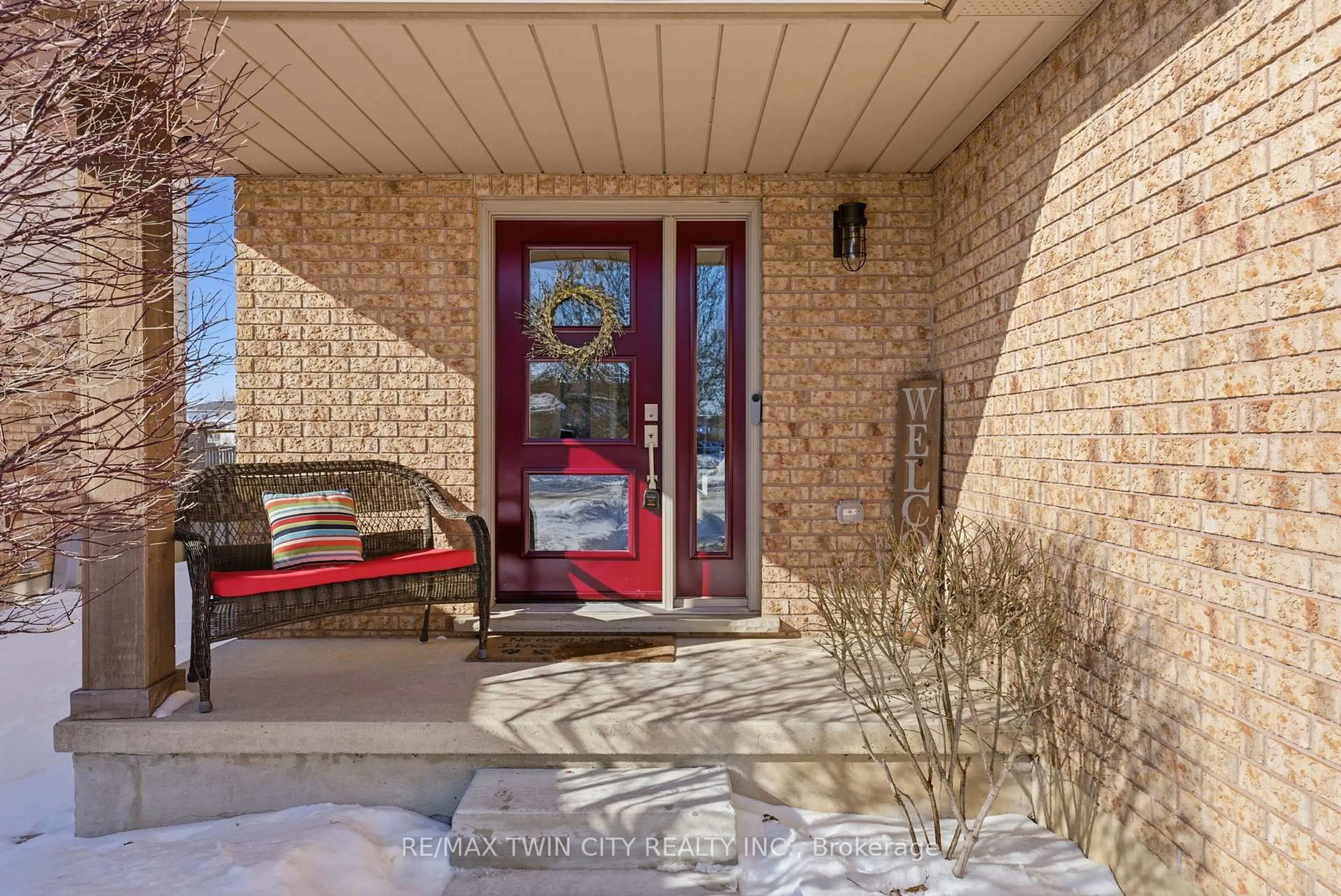 Indoor entryway for 15 Anastasia Cres, Brantford Ontario N3P 2A9