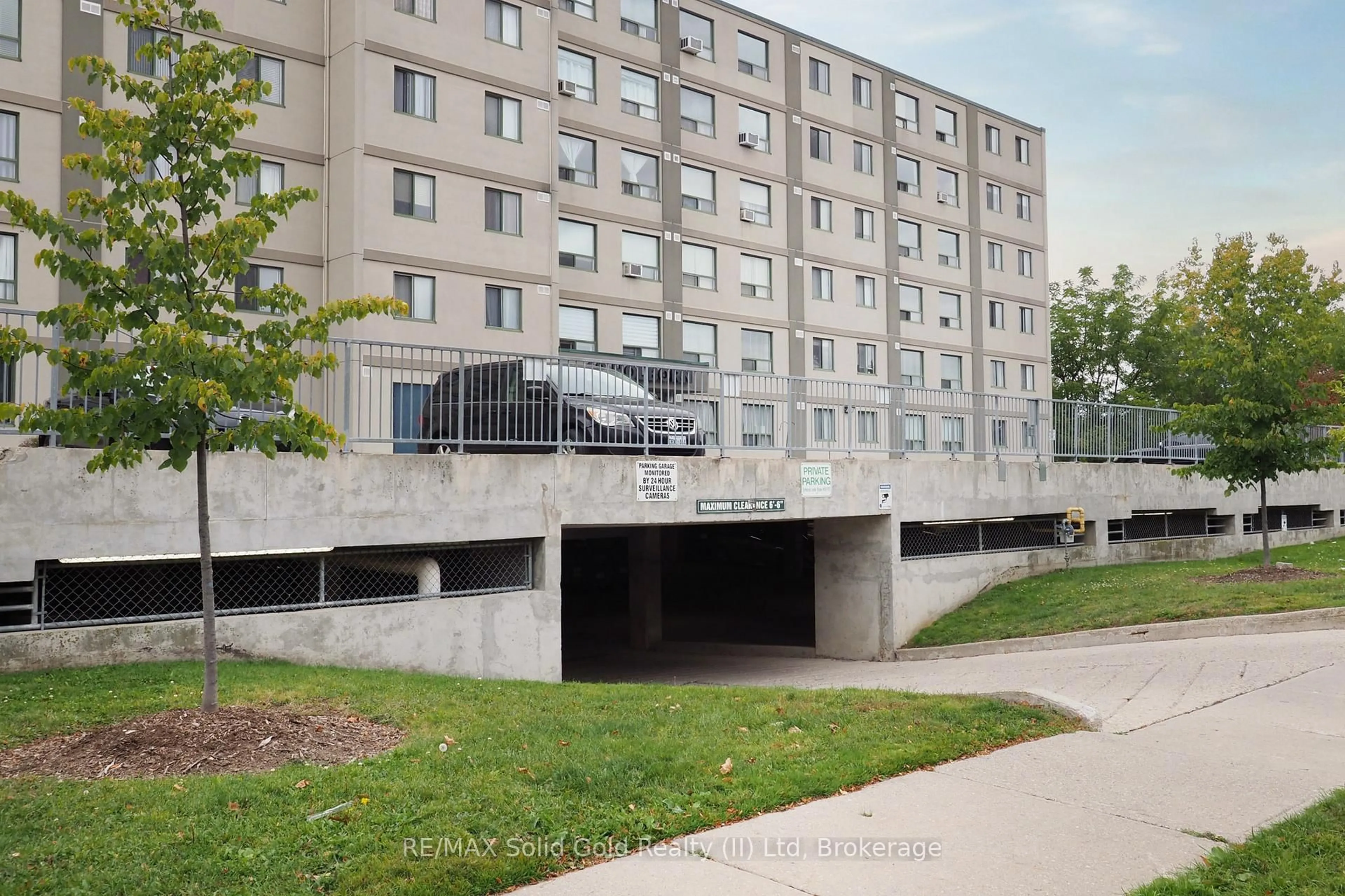 Patio, street for 18 Holborn Crt #502, Kitchener Ontario N2A 4A1