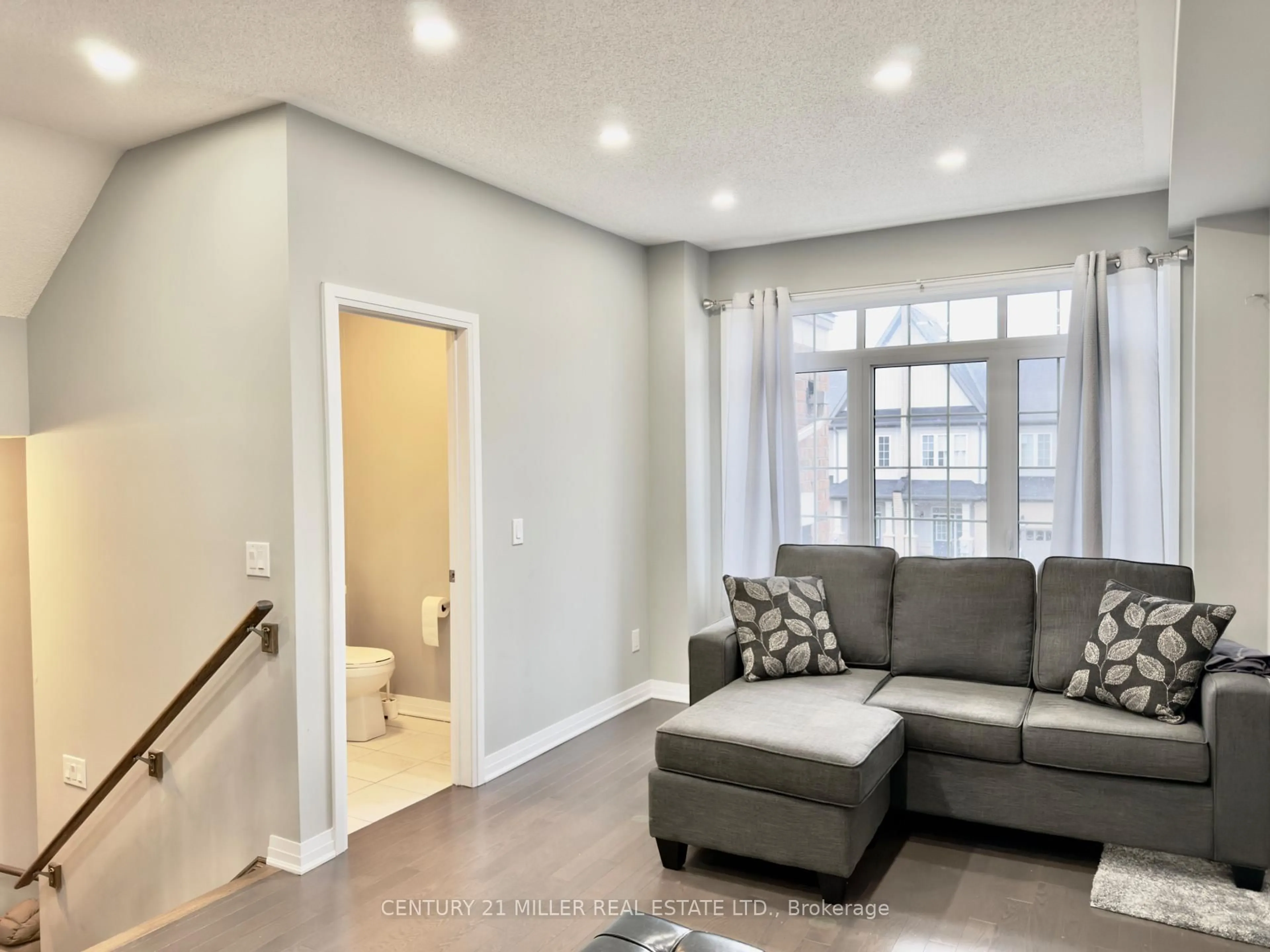 Living room with furniture, unknown for 4074 Canby St, Lincoln Ontario L3J 0R6