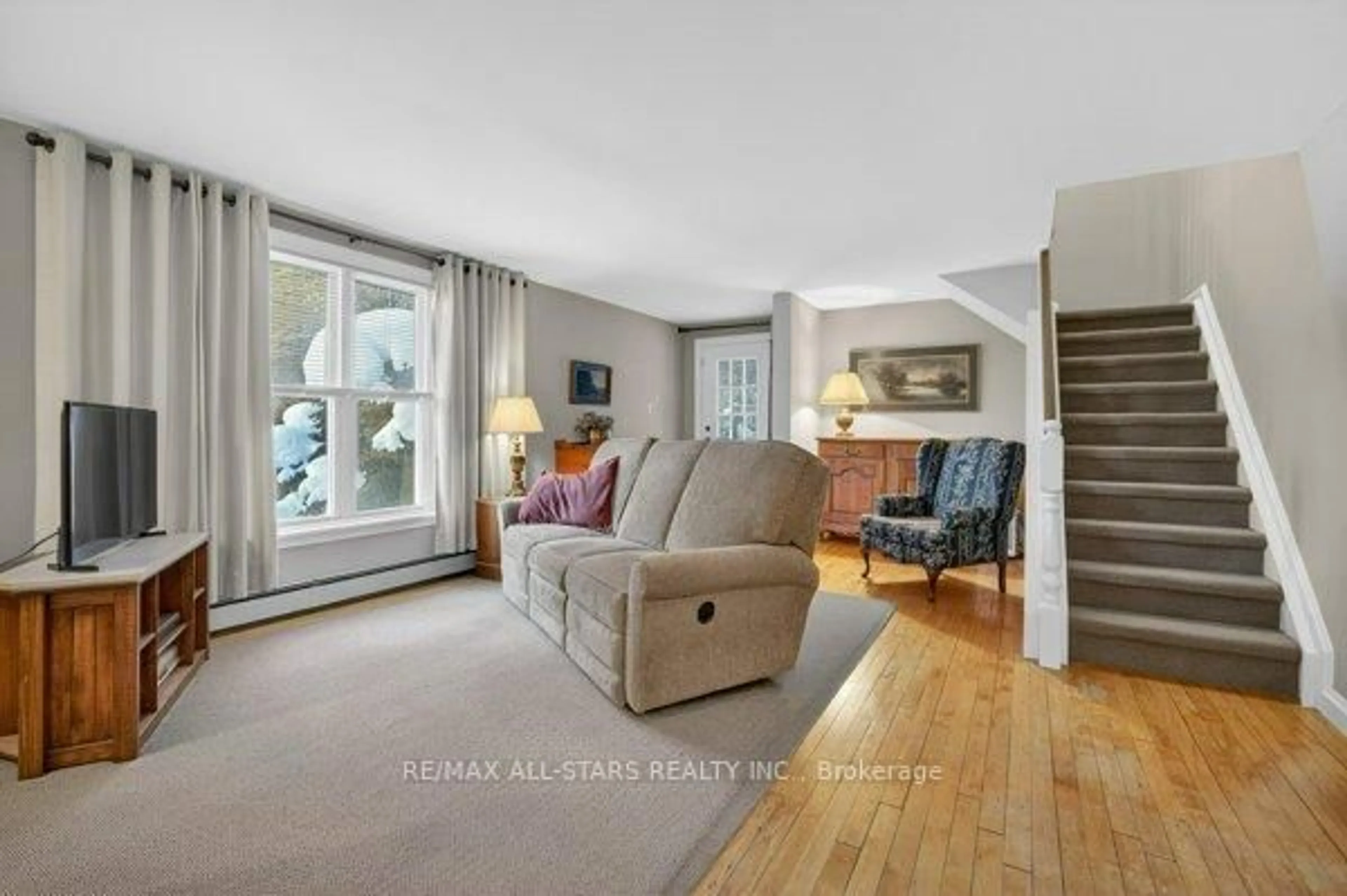 Living room with furniture, unknown for 421 Hayes Line, Cavan Monaghan Ontario K0L 2W0