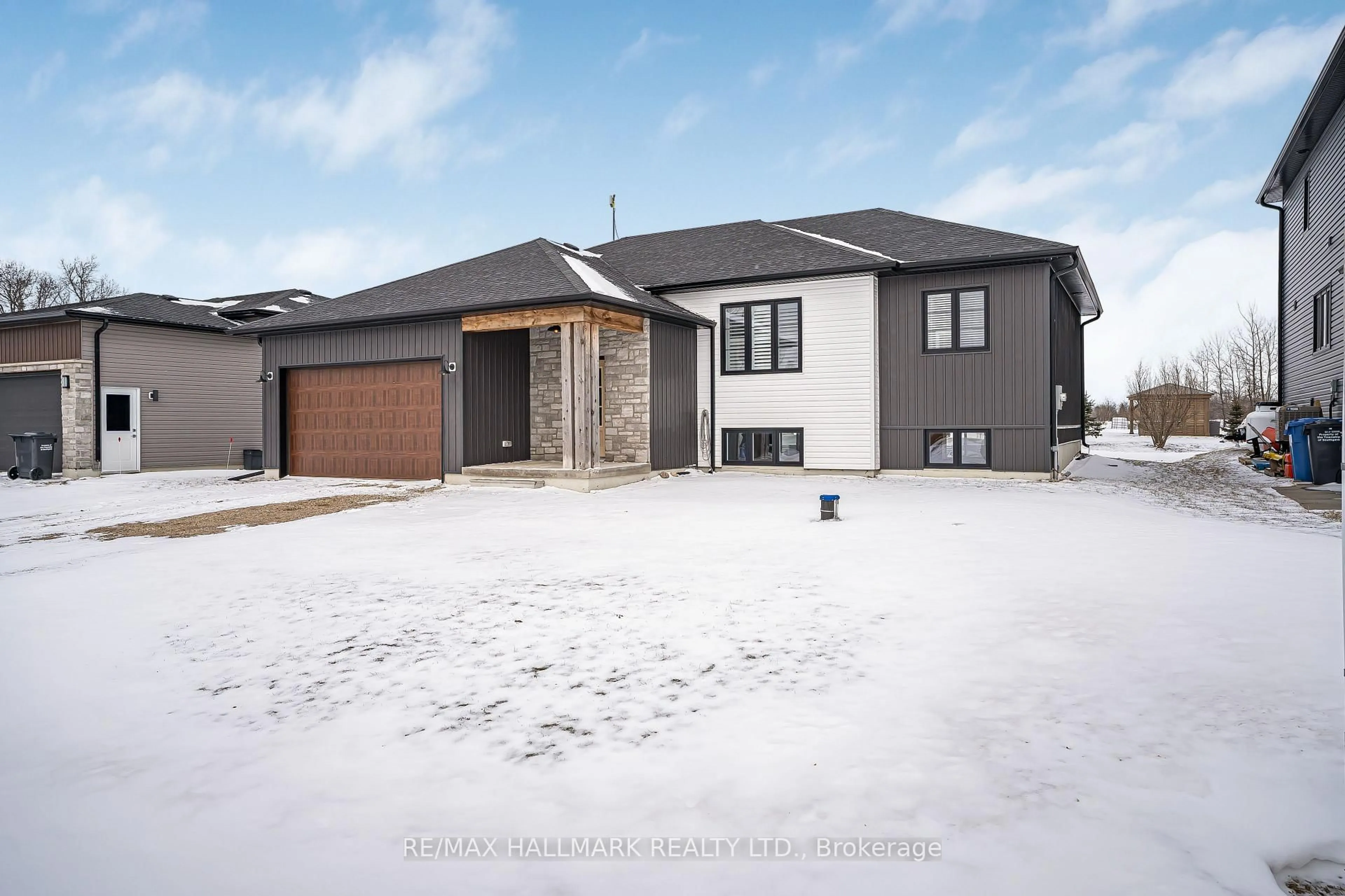 A pic from outside/outdoor area/front of a property/back of a property/a pic from drone, unknown for 103 Edgar St, Southgate Ontario N0C 1L0