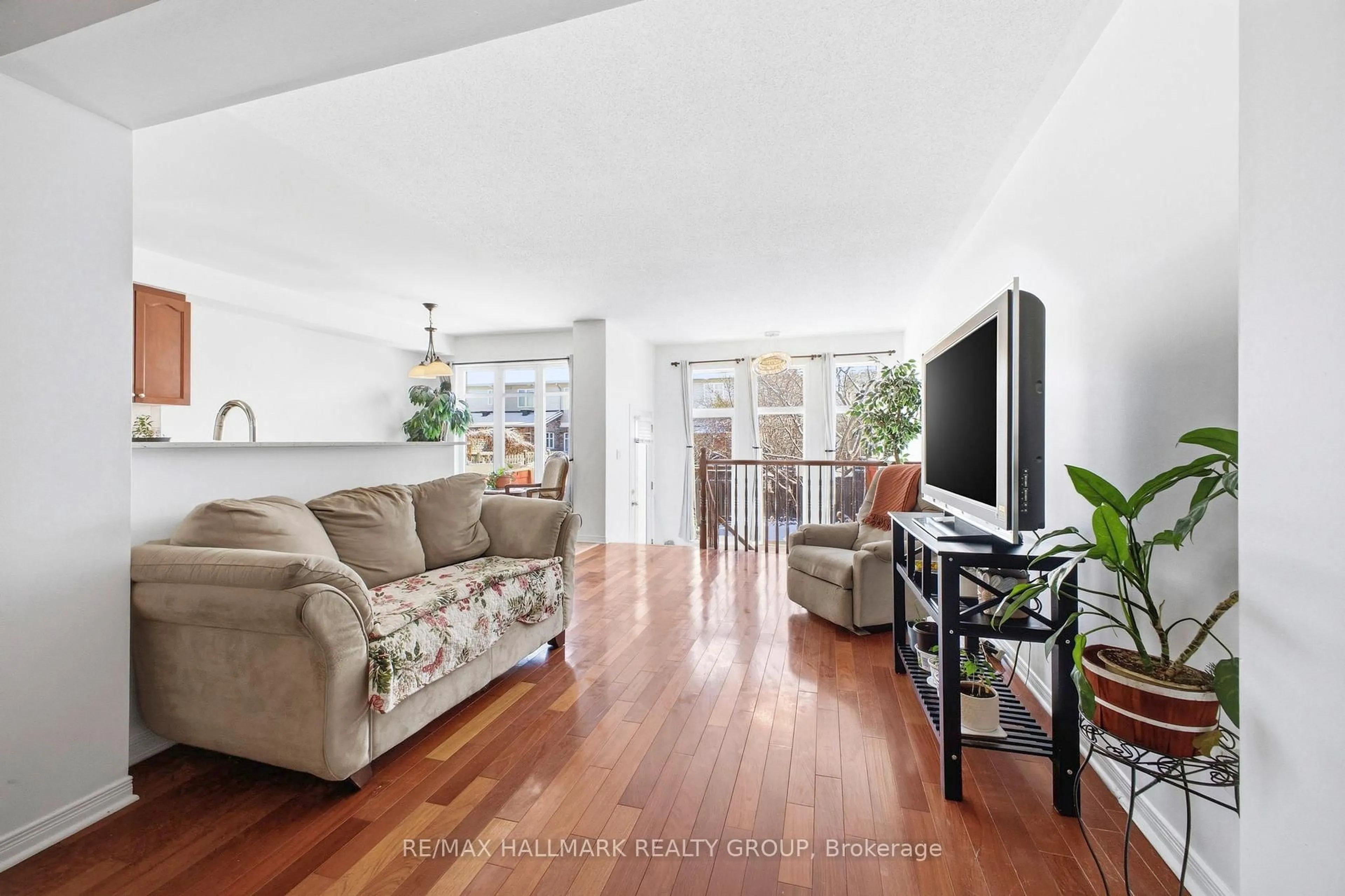 Living room with furniture, unknown for 759 Everton Way, Ottawa Ontario K1V 1Y7