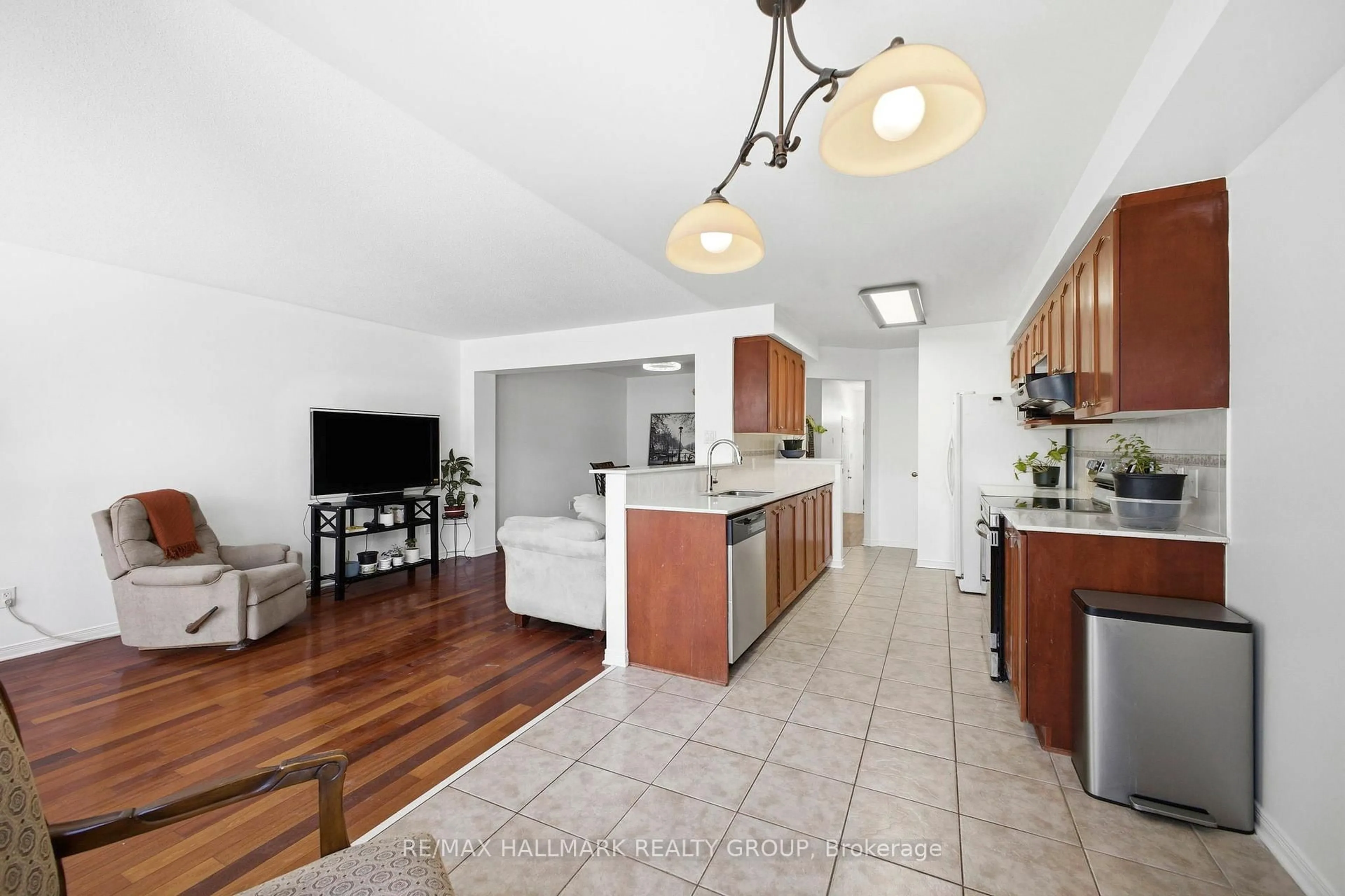 Open concept kitchen, unknown for 759 Everton Way, Ottawa Ontario K1V 1Y7