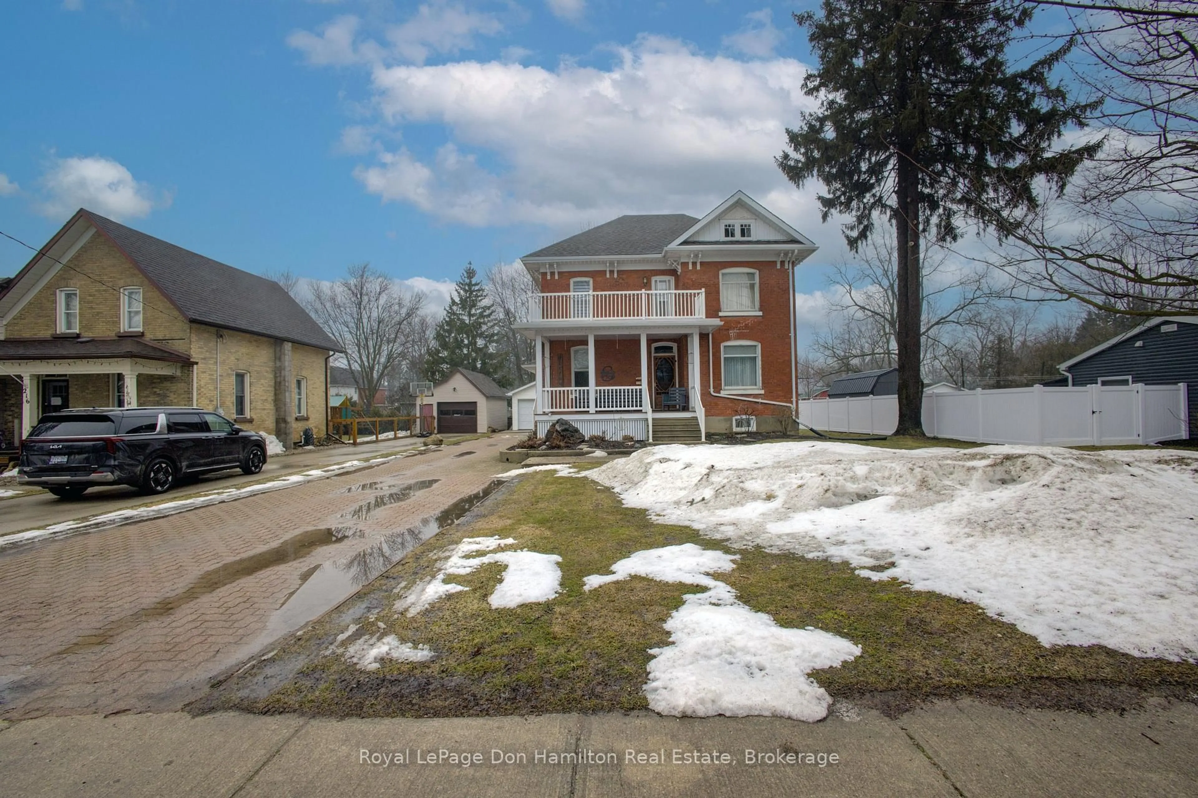 A pic from outside/outdoor area/front of a property/back of a property/a pic from drone, street for 212 King St, North Perth Ontario N0G 1B0