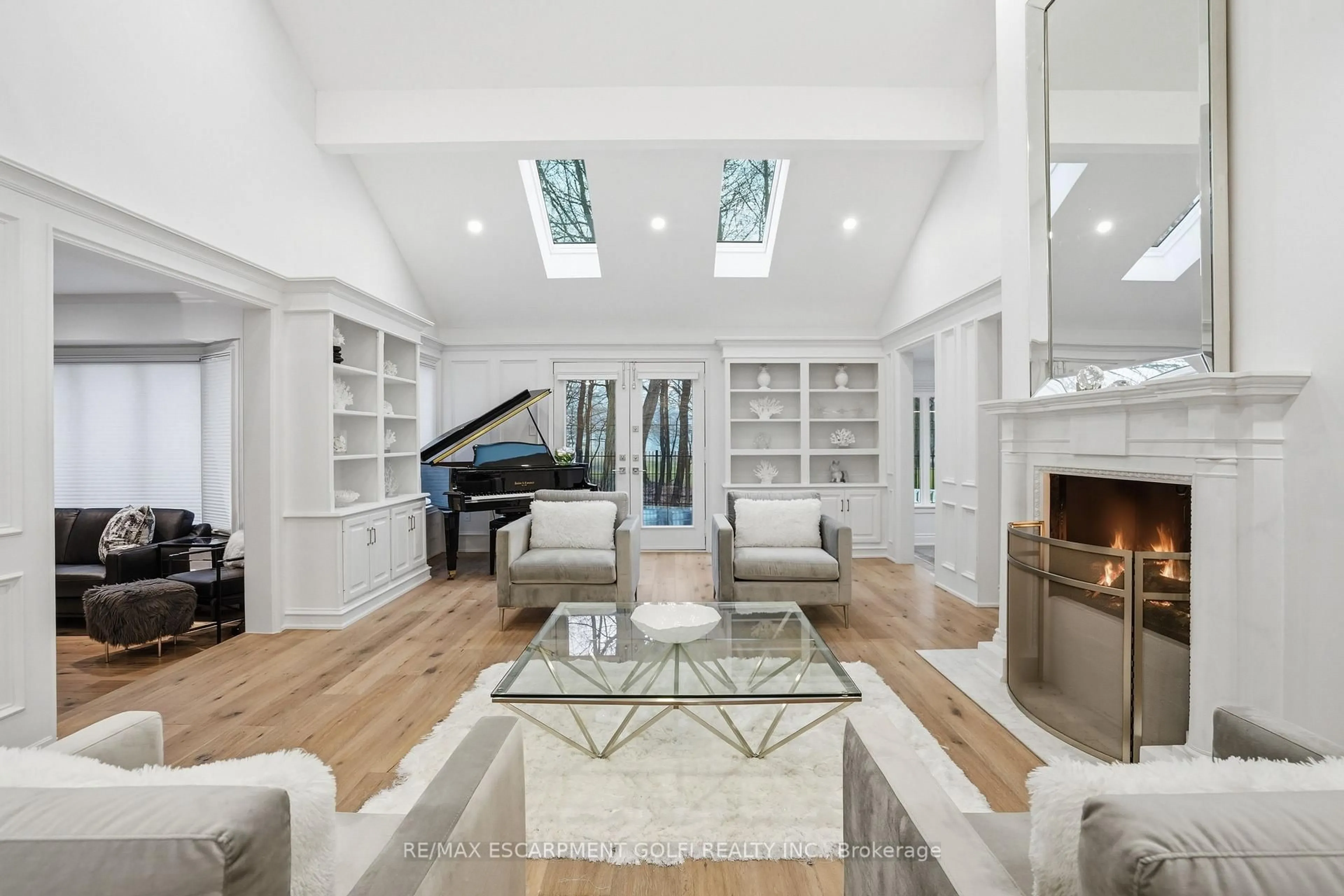 Unknown for 132 Chancery Dr, Hamilton Ontario L9C 4M2