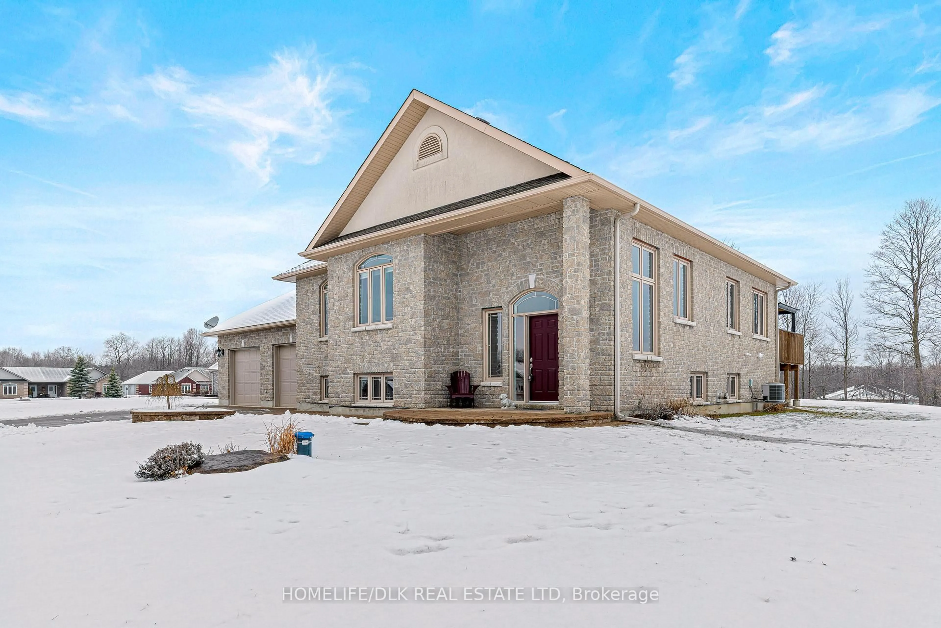 A pic from outside/outdoor area/front of a property/back of a property/a pic from drone, building for 23 Apple Blossom Dr, Augusta Ontario K6V 5T1