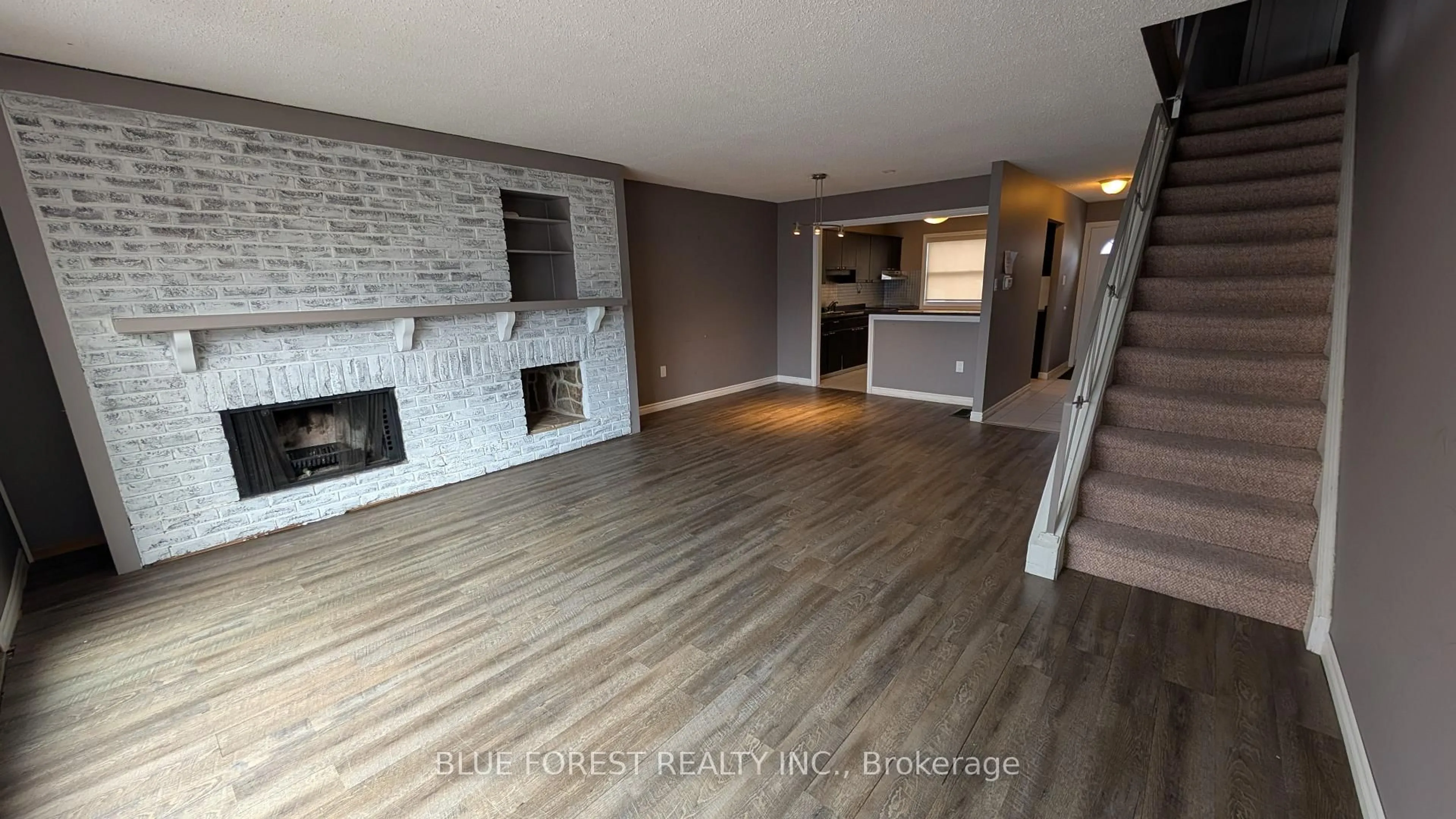 Unknown for 710 Wonderland Rd #8, London South Ontario N6K 1L8