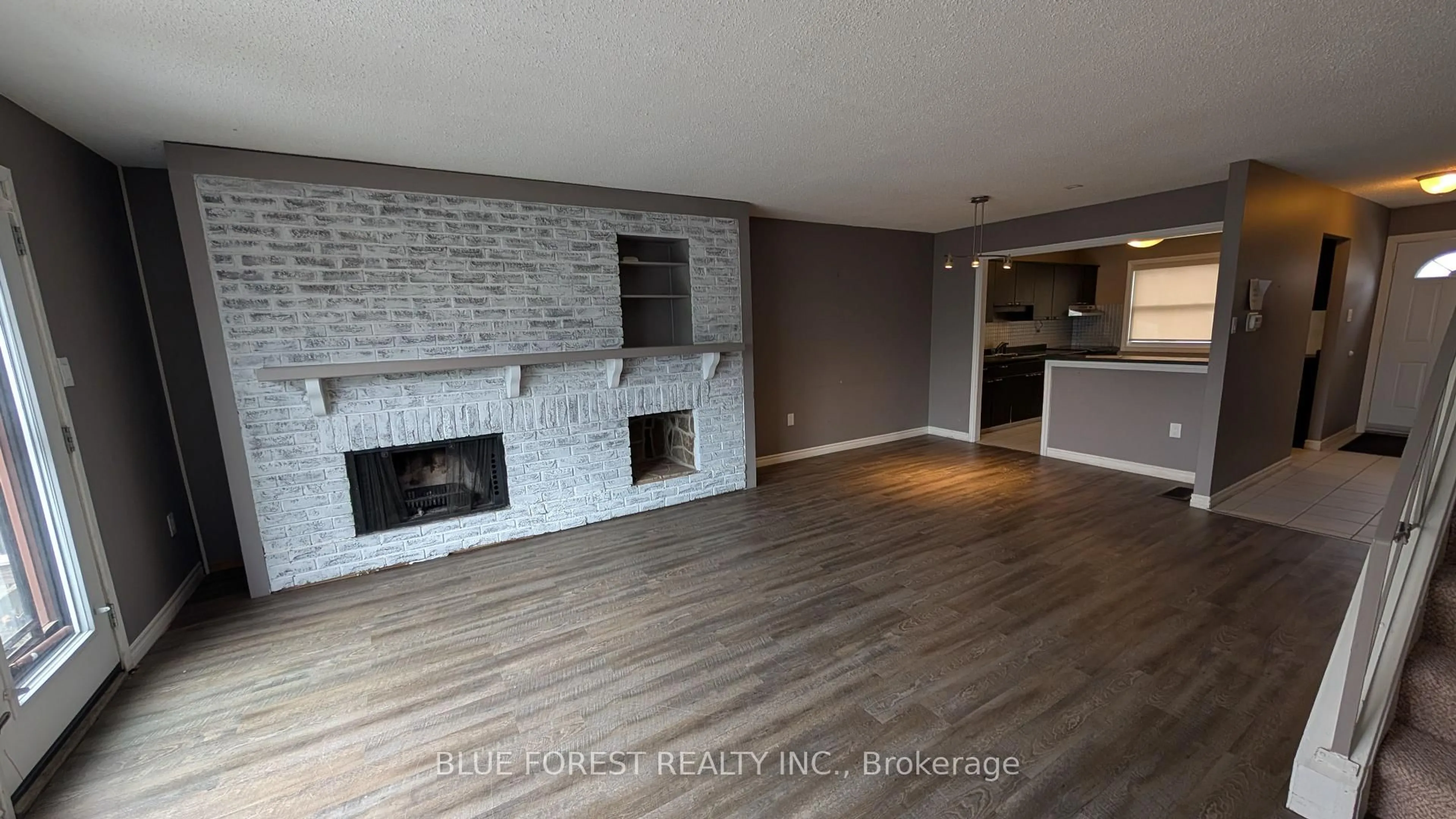 A pic of a room for 710 Wonderland Rd #8, London South Ontario N6K 1L8