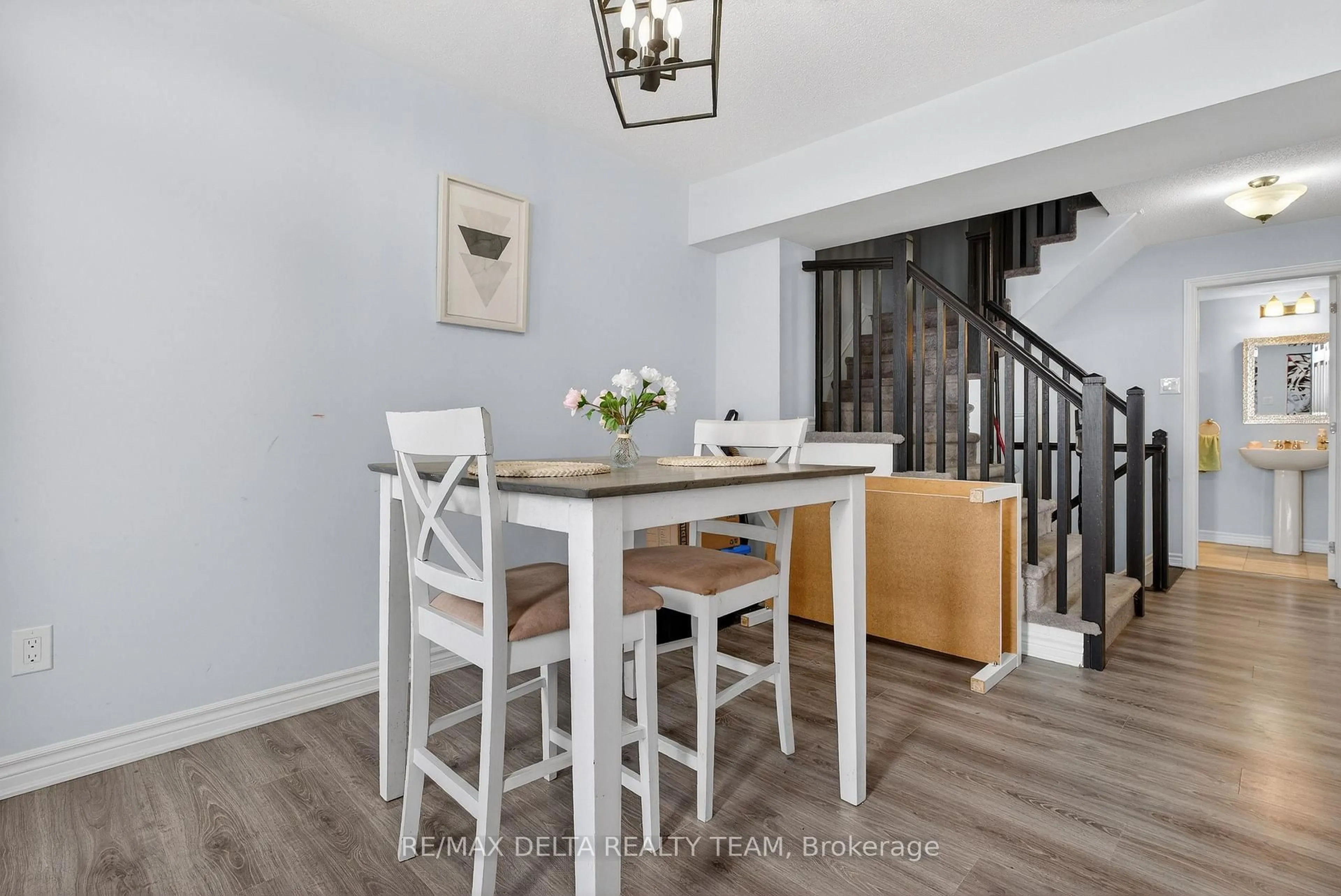 Dining room, wood/laminate floor for 94 FEATHERTOP Lane, Ottawa Ontario K2S 1E7