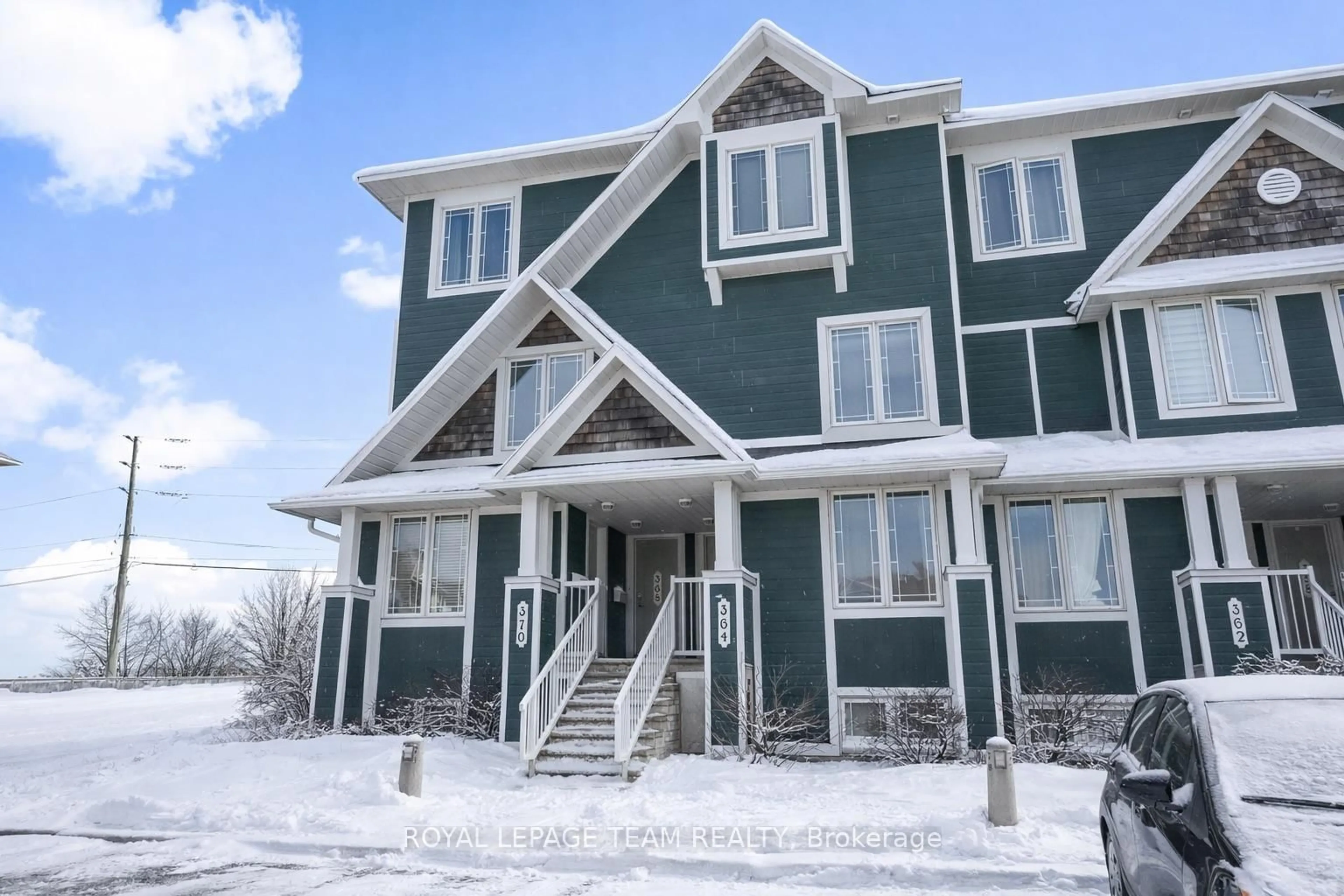 Home with vinyl exterior material, unknown for 368 Crownridge Dr, Kanata Ontario K2M 3A4