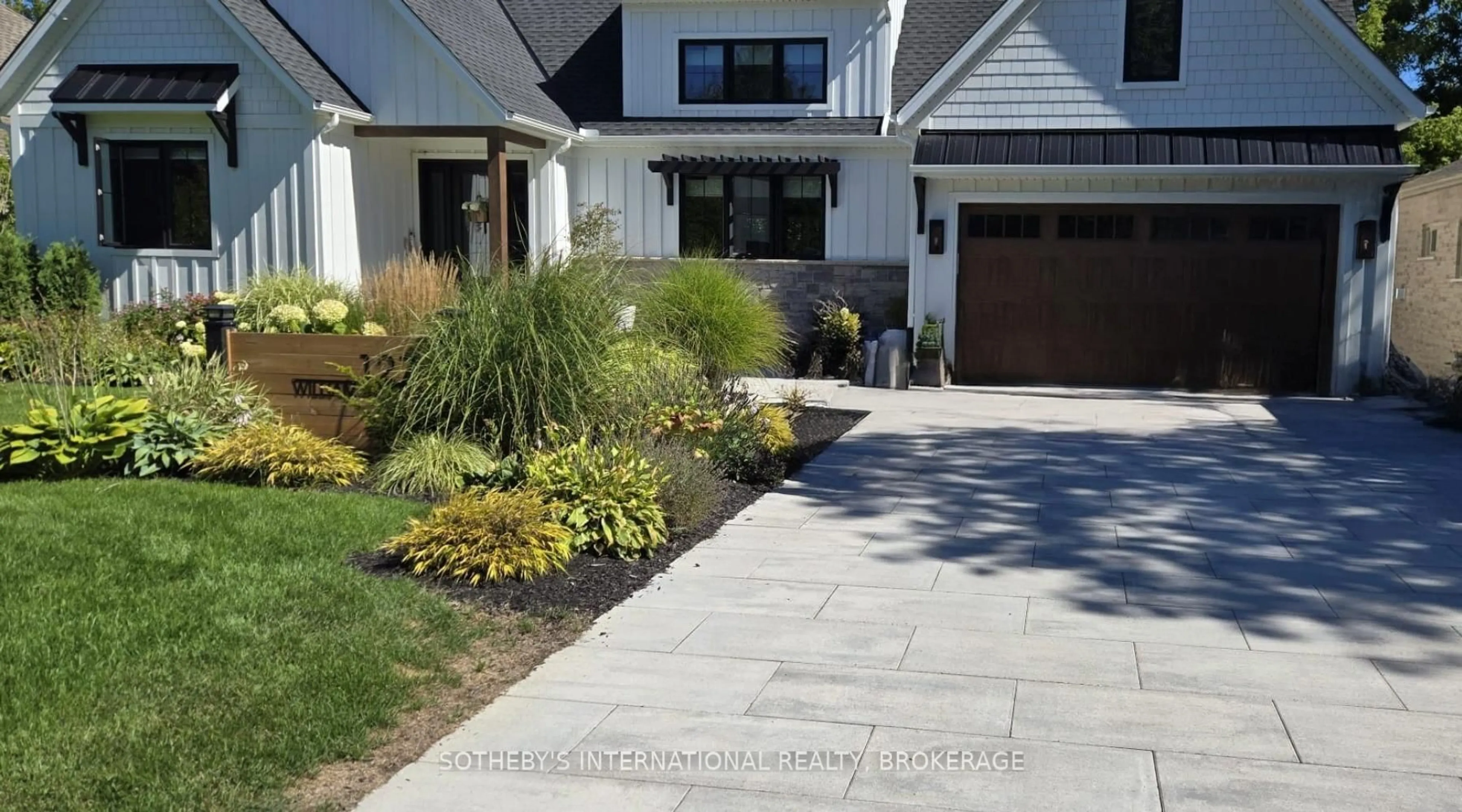 Unknown for 127 William St, Niagara-on-the-Lake Ontario L0S 1J0