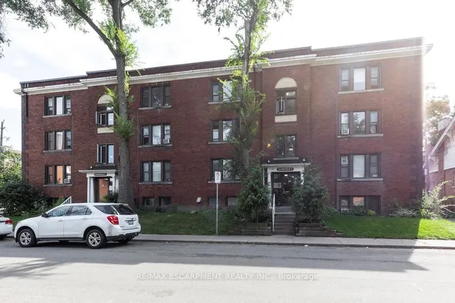 352 HUNTER St #1, Hamilton 4