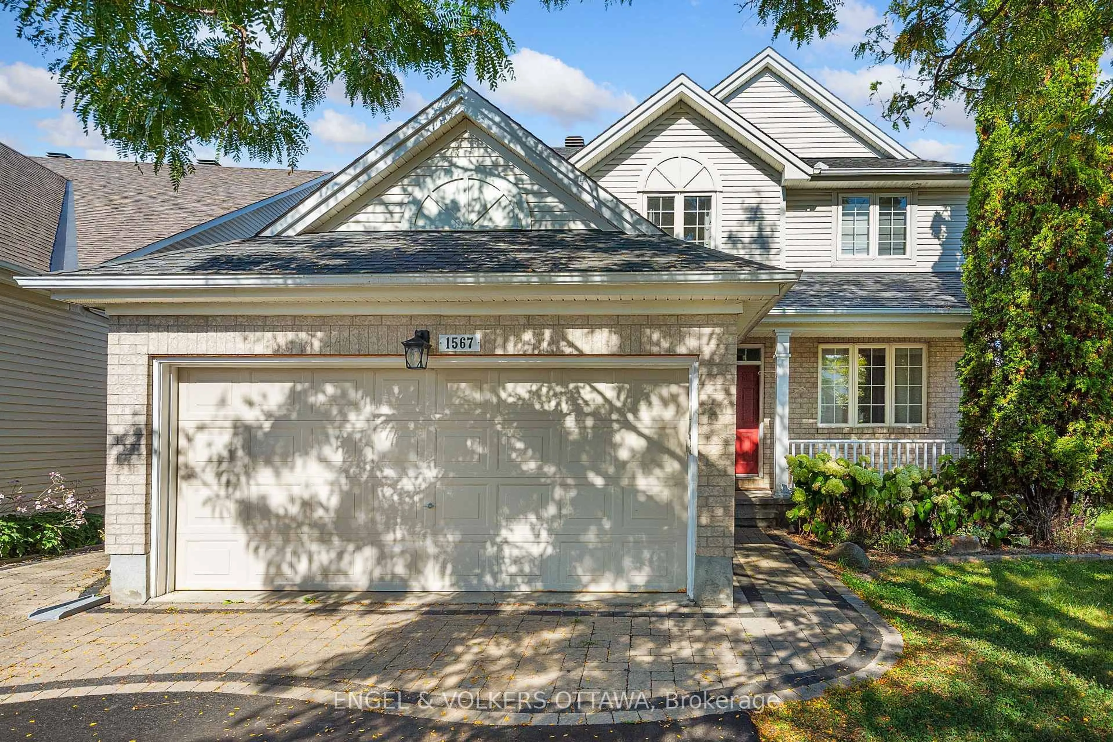 Home with vinyl exterior material, street for 1567 Winterport Way, Orleans Ontario K4A 4B9