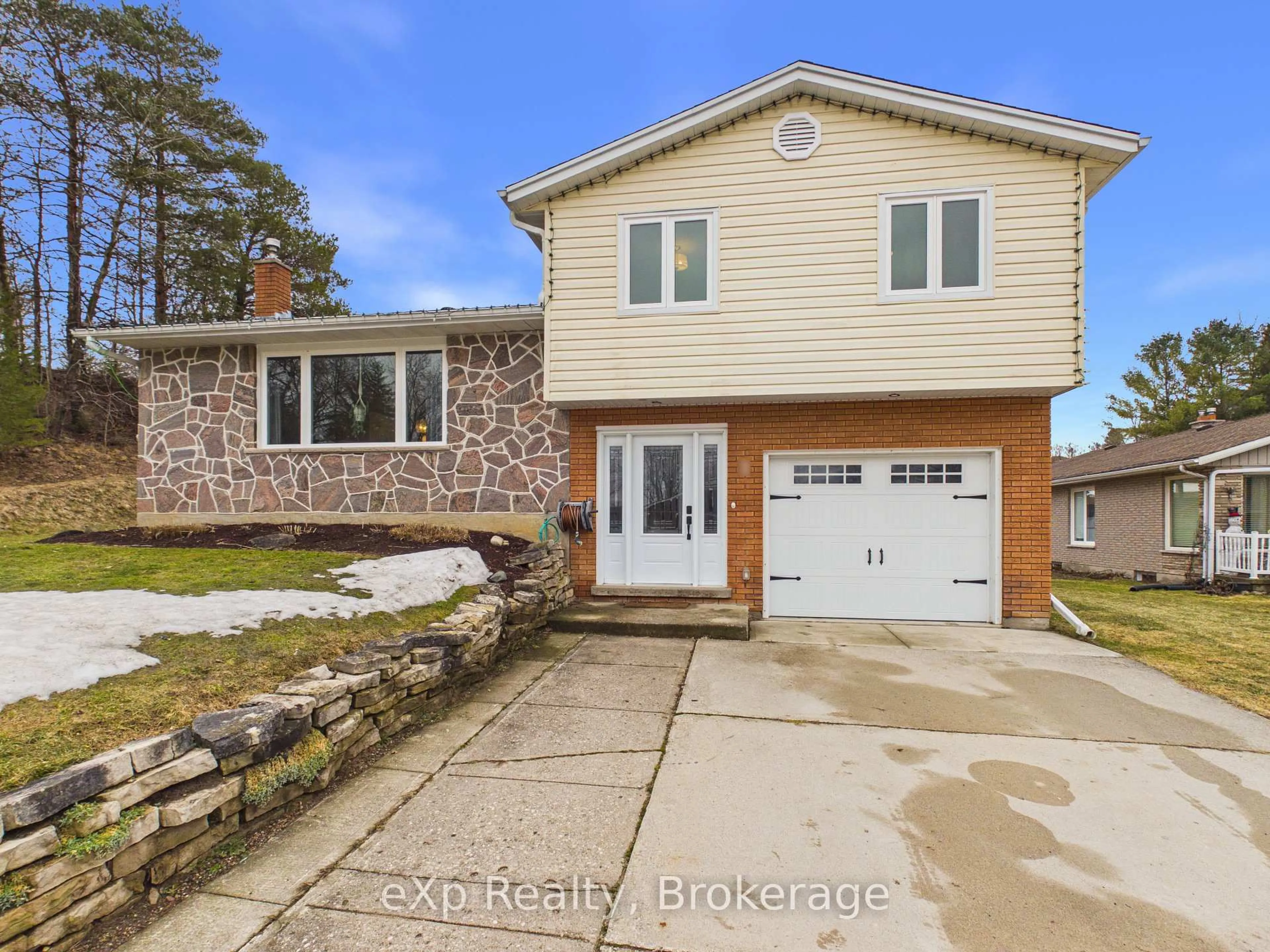 A pic from outside/outdoor area/front of a property/back of a property/a pic from drone, street for 1 Centennial Dr, Brockton Ontario N0G 2V0