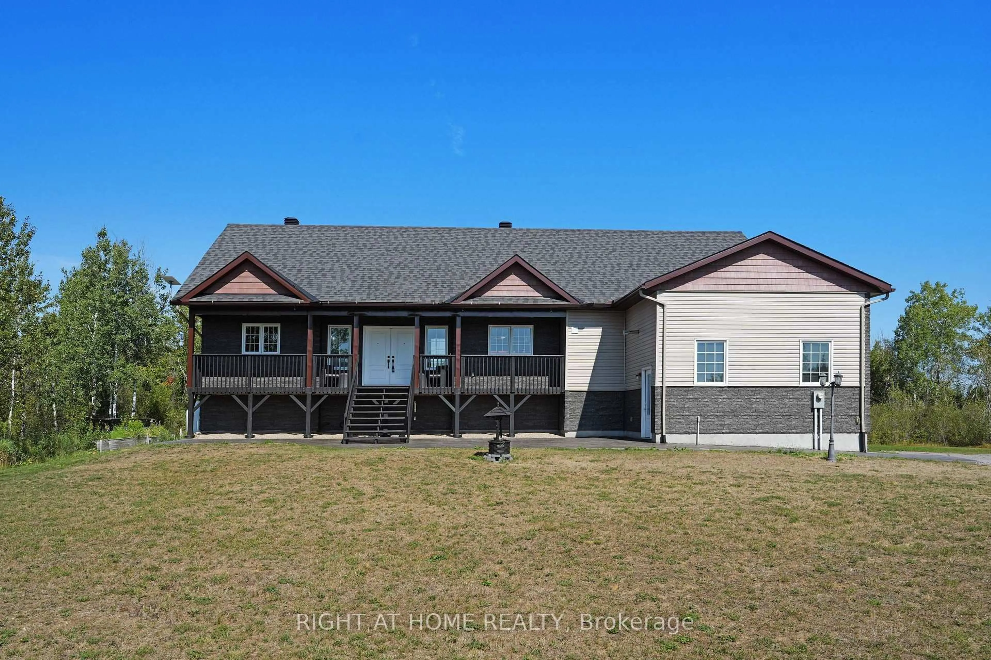 Home with vinyl exterior material, building for 8833 Copeland Rd, Ashton Ontario K0A 1B0