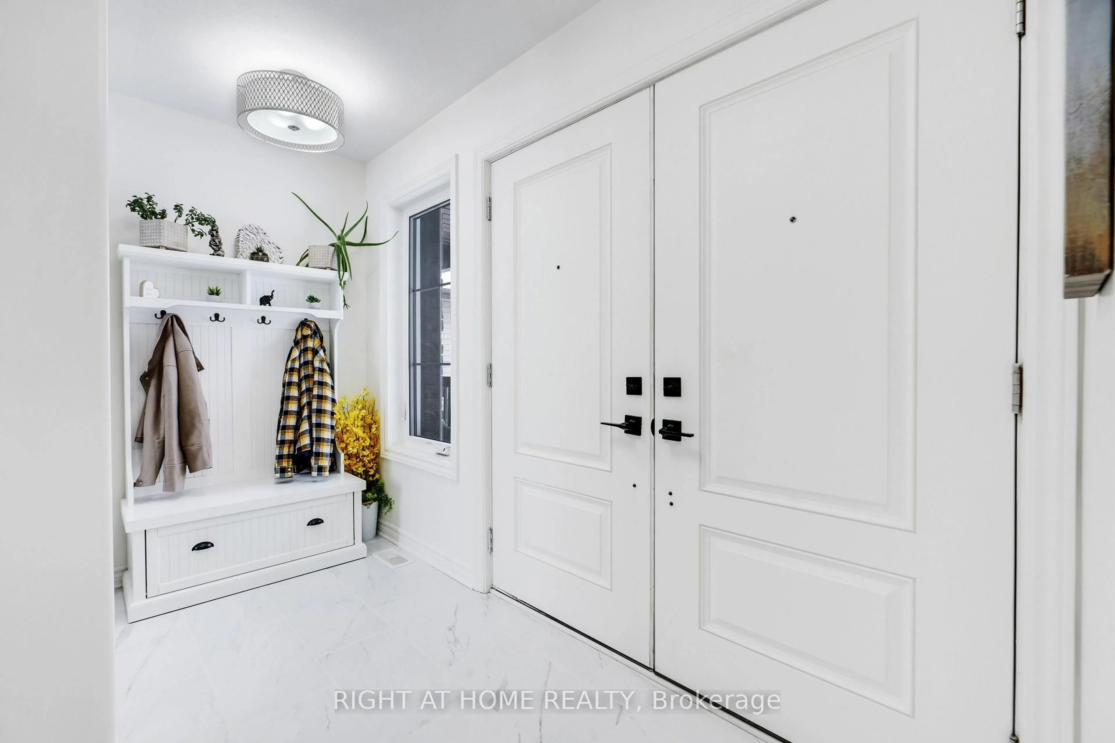 Indoor entryway for 8833 Copeland Rd, Ashton Ontario K0A 1B0