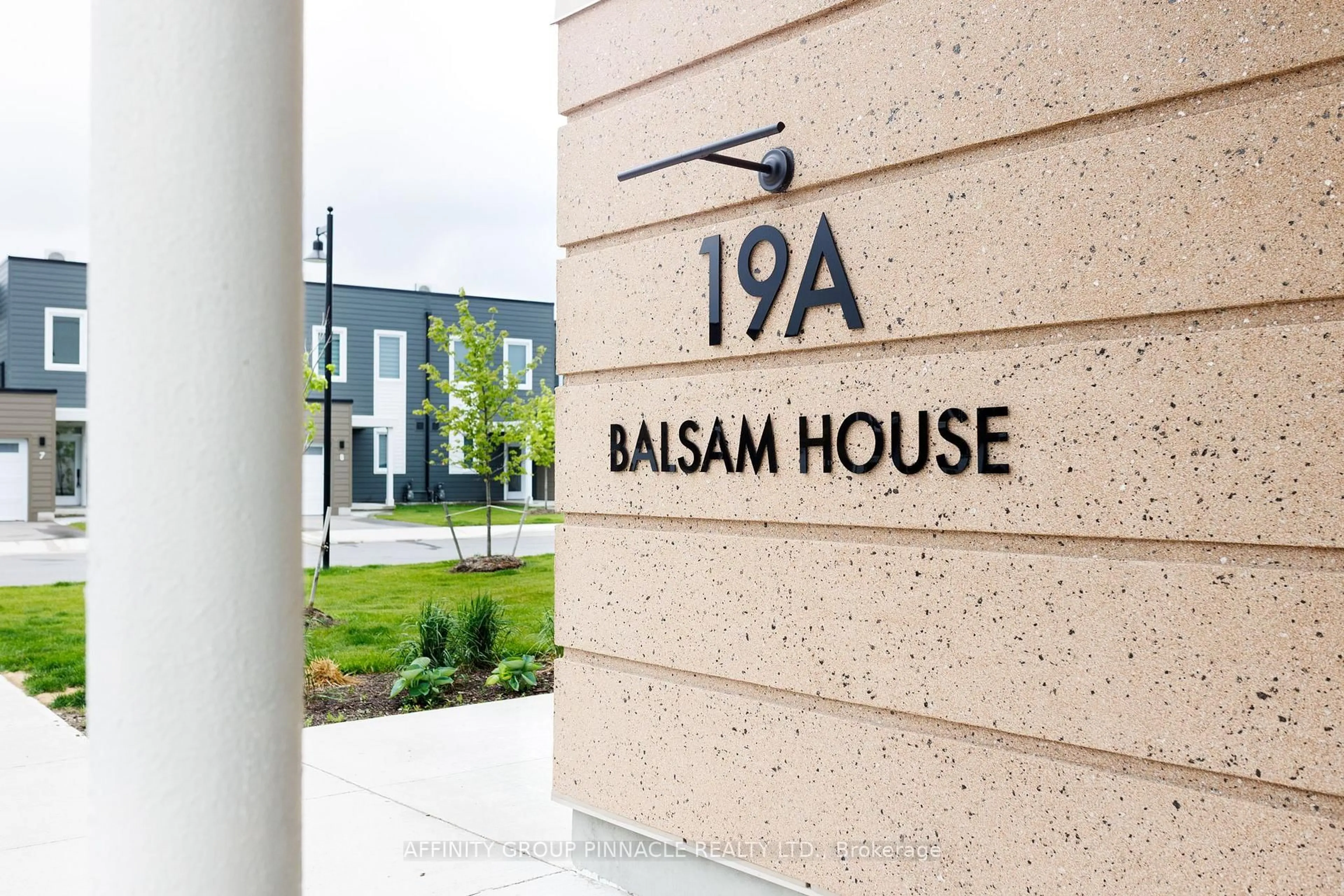 Indoor foyer for 19 A West St #302, Kawartha Lakes Ontario K0M 1N0