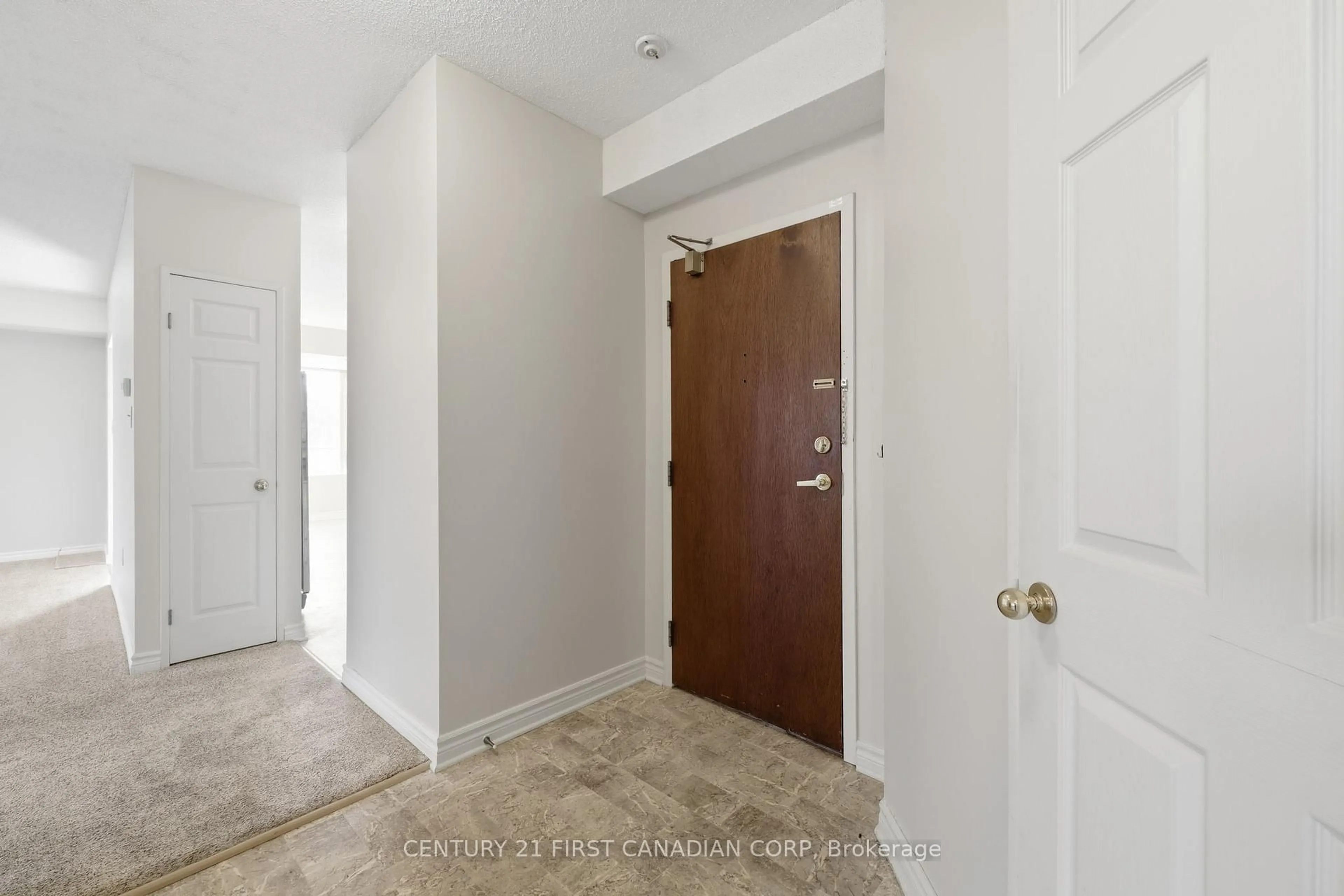 Indoor entryway for 744 Wonderland Rd #306, London South Ontario N6K 4K3