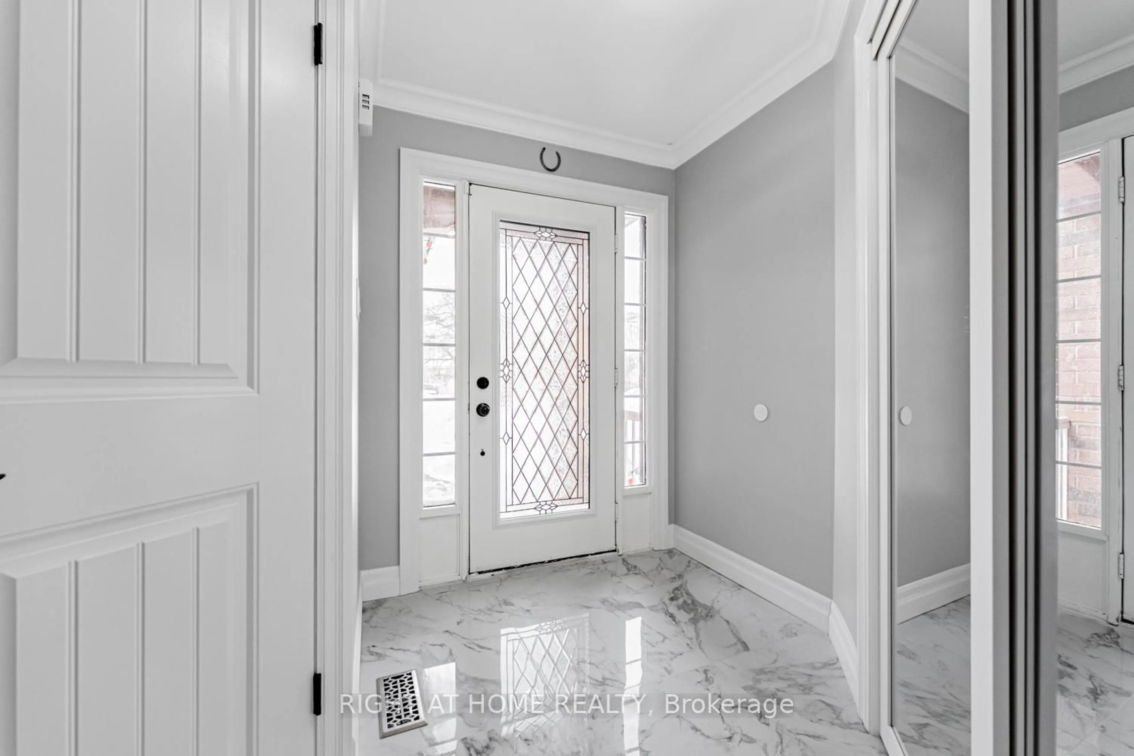 Indoor entryway for 52 Milson Cres, Guelph Ontario N1C 1G7