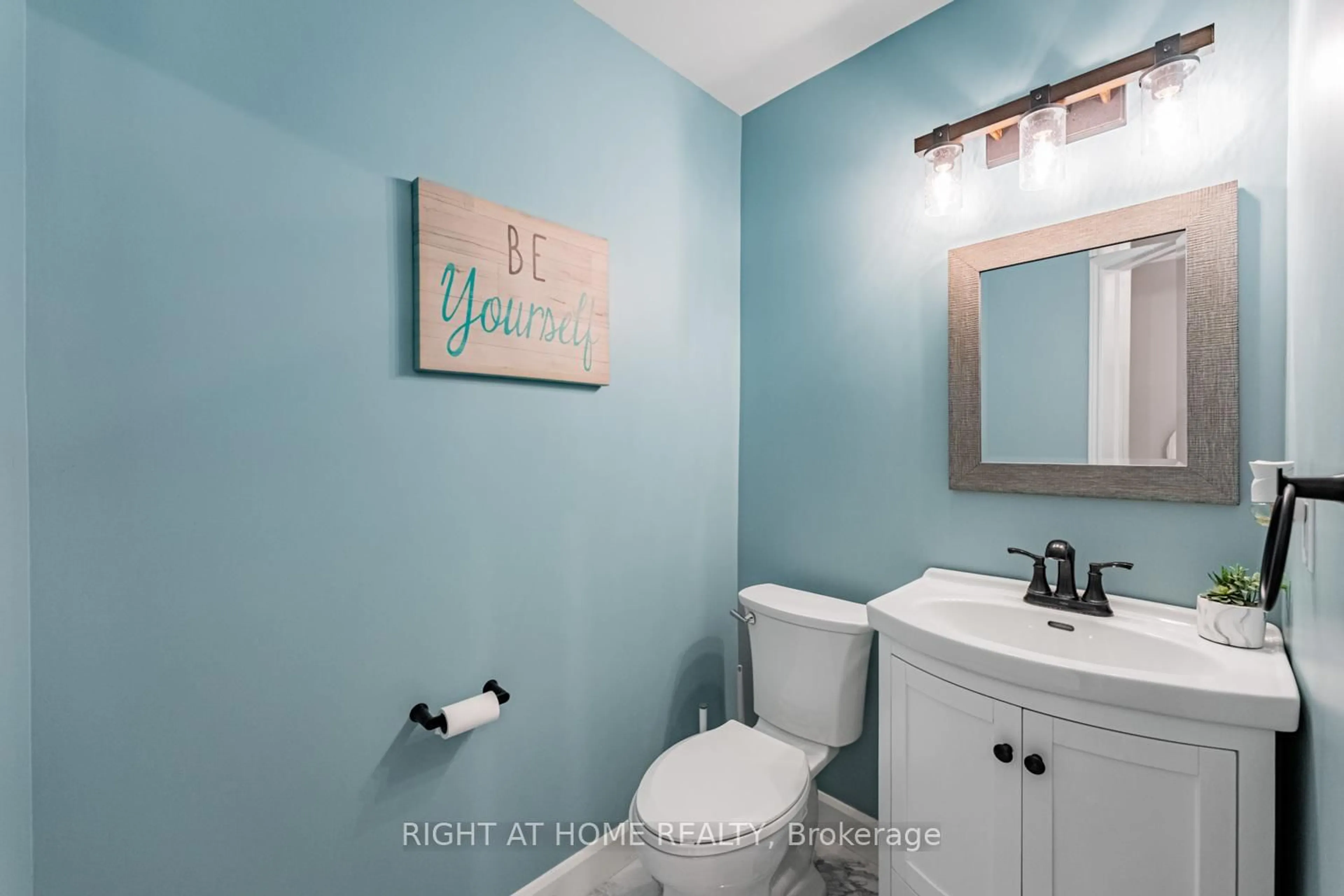 Standard bathroom, ceramic/tile floor for 52 Milson Cres, Guelph Ontario N1C 1G7