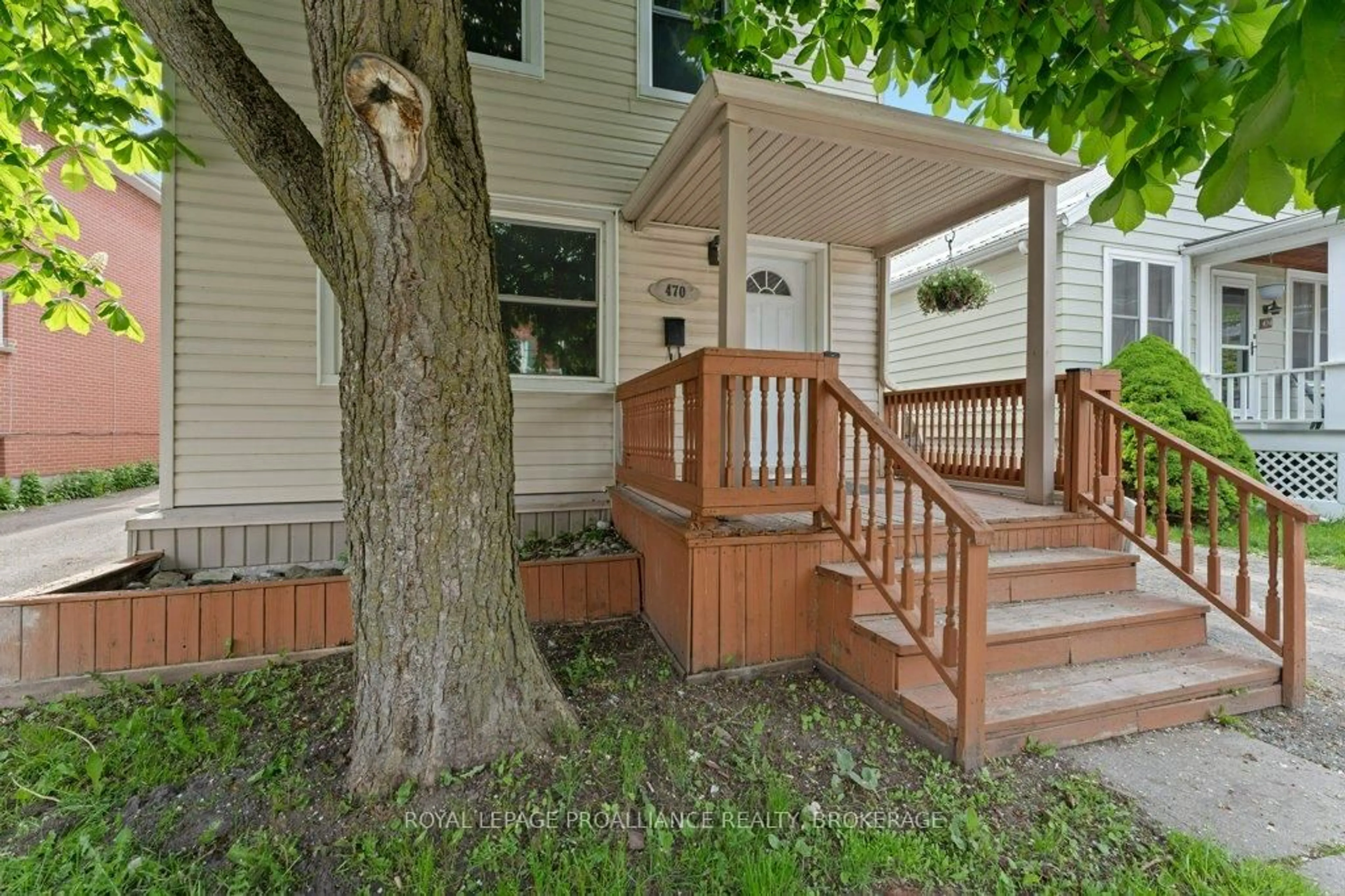 Unknown for 468-470 Victoria St, Kingston Ontario K7L 3Z7