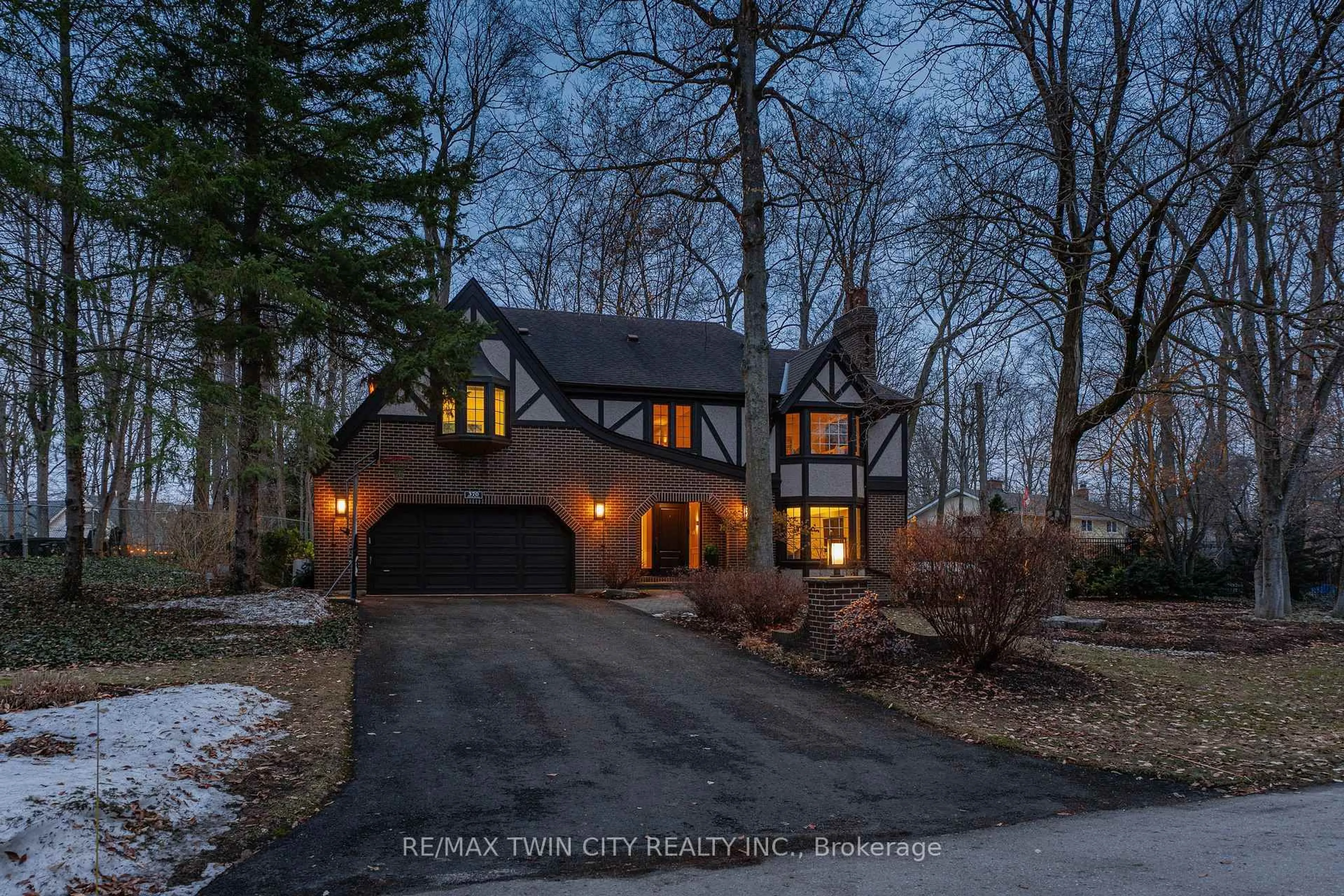 Home with brick exterior material, street for 370 Green Acres Dr, Waterloo Ontario N2K 1Z1