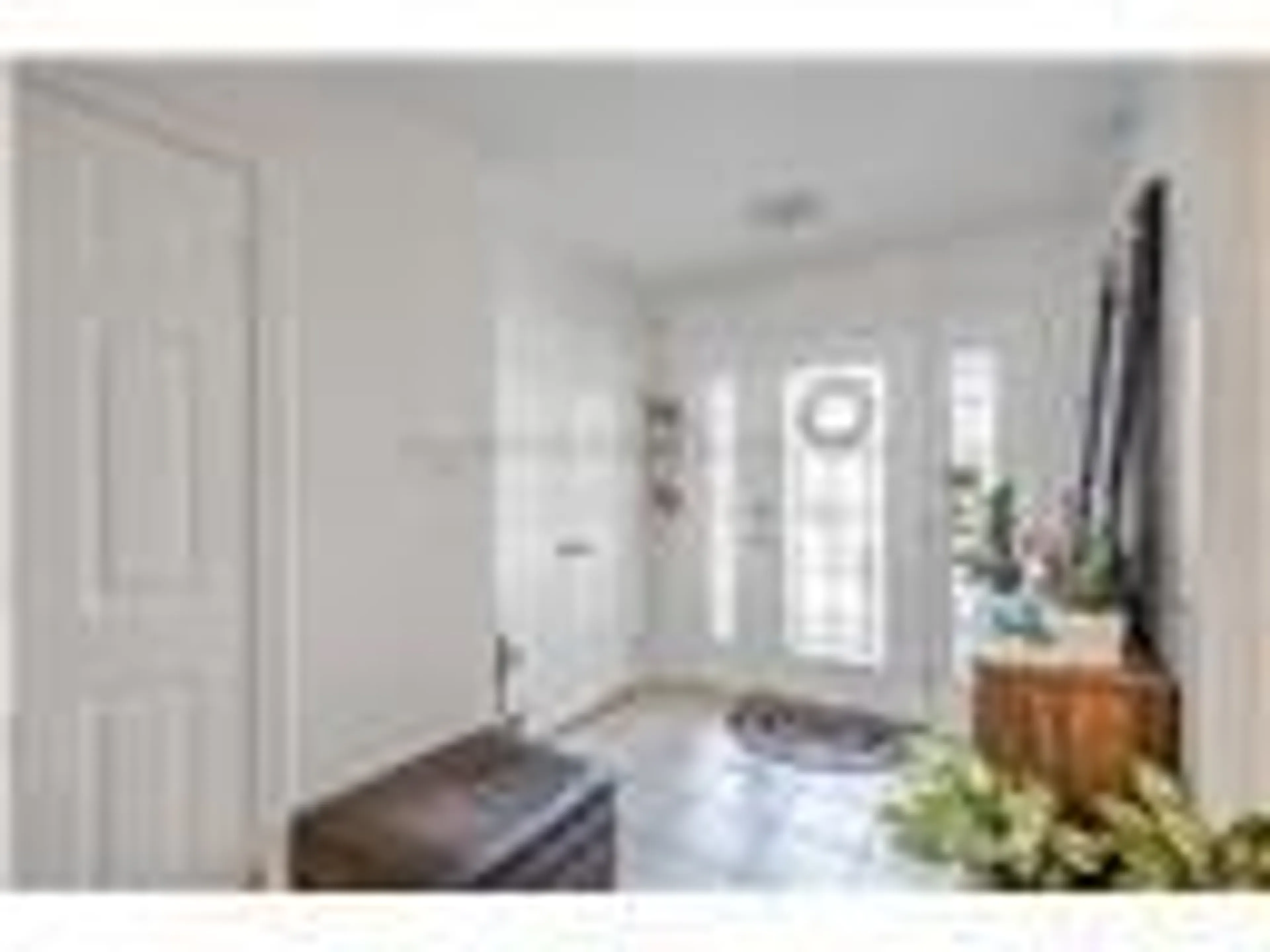 Indoor entryway for 16 JESSICA St, Hamilton Ontario L8W 4A3