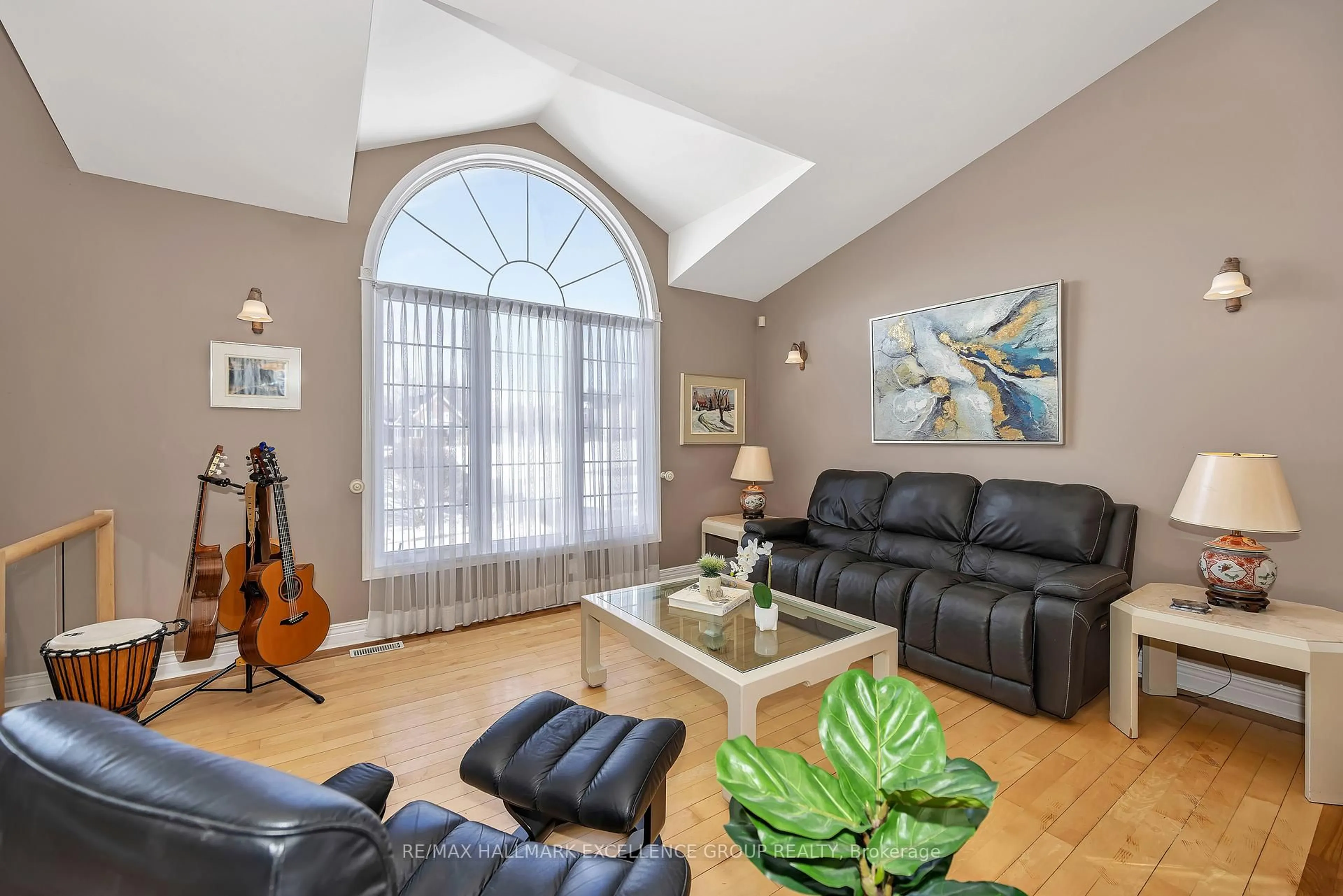 Living room with furniture, unknown for 480 Du Ruisseau St, Clarence-Rockland Ontario K4K 1K7