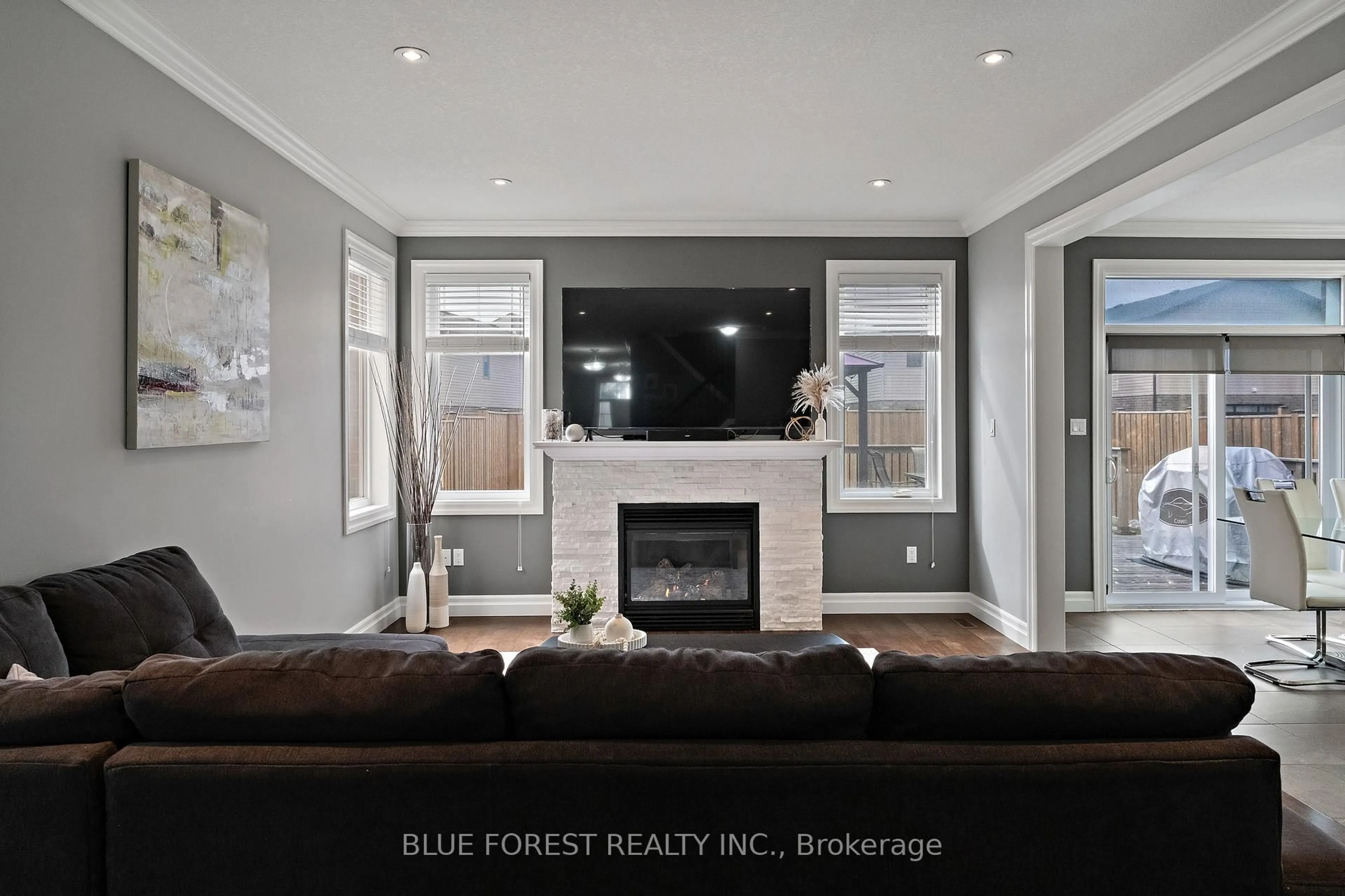 Home theater for 1809 Jubilee Dr, London North Ontario N6G 0H5