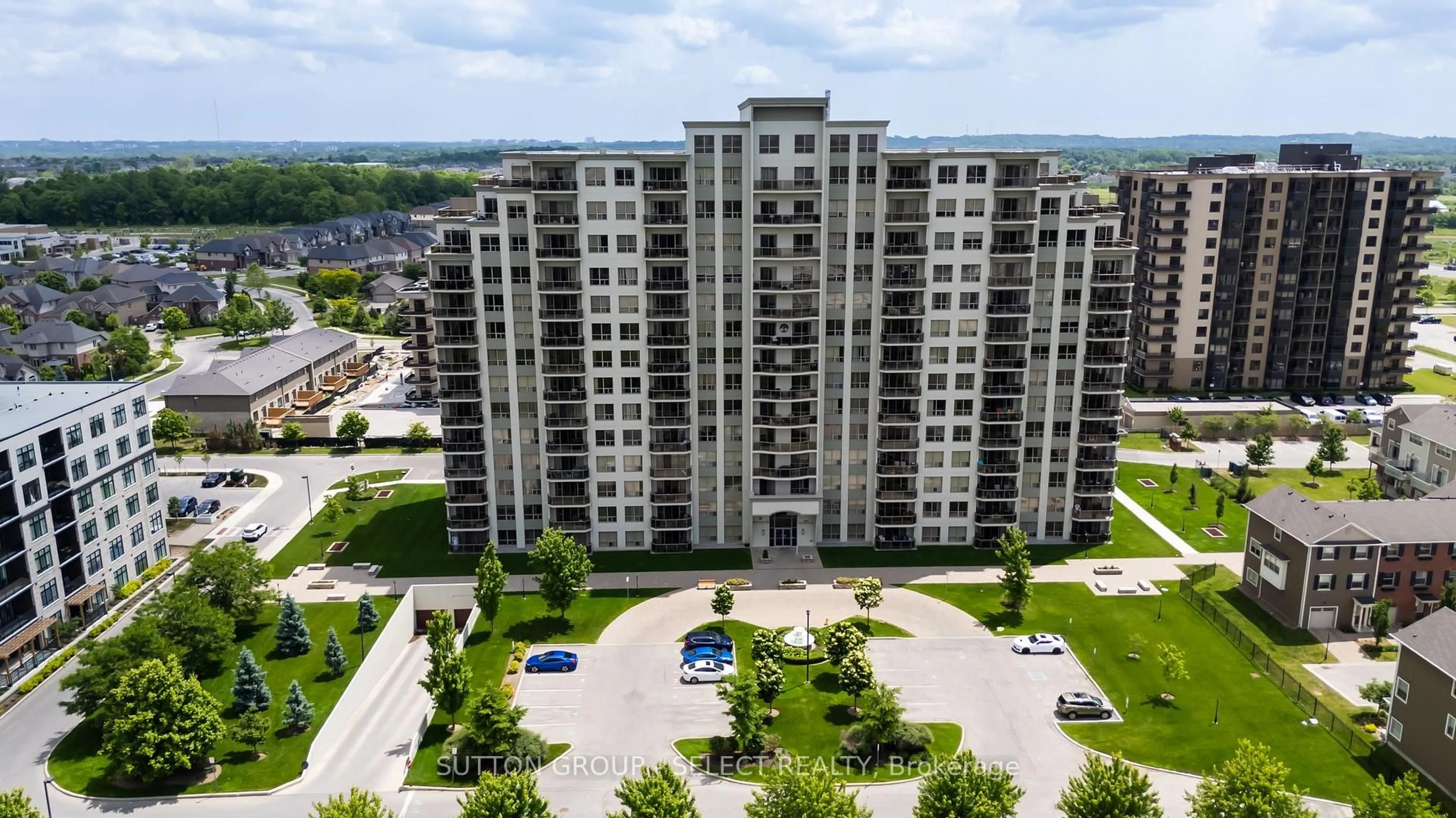 A pic from outside/outdoor area/front of a property/back of a property/a pic from drone, city buildings view from balcony for 1030 CORONATION Dr #606, London North Ontario N6G 0G5