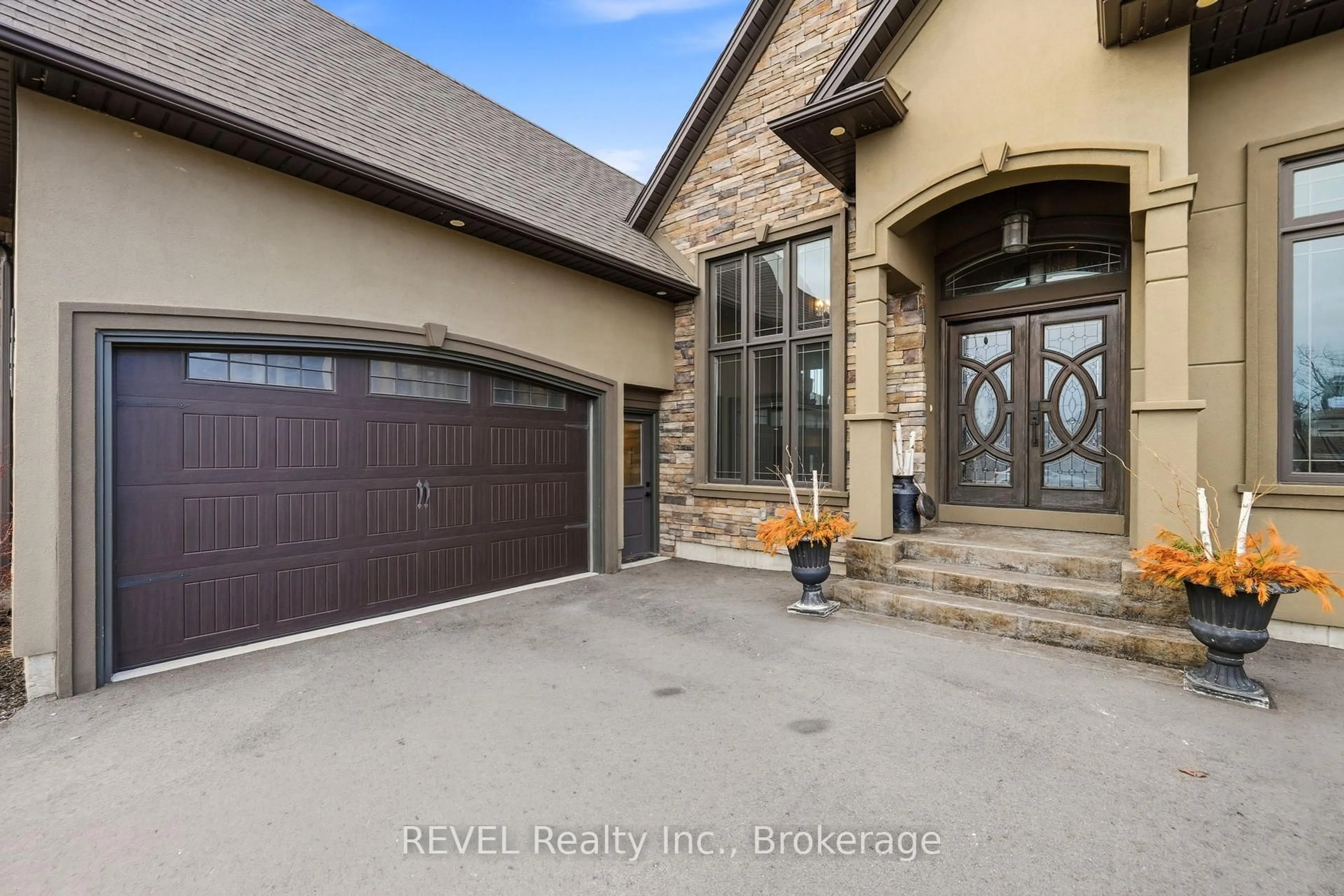 Unknown for 713 Clarence St, Port Colborne Ontario L3K 6B8